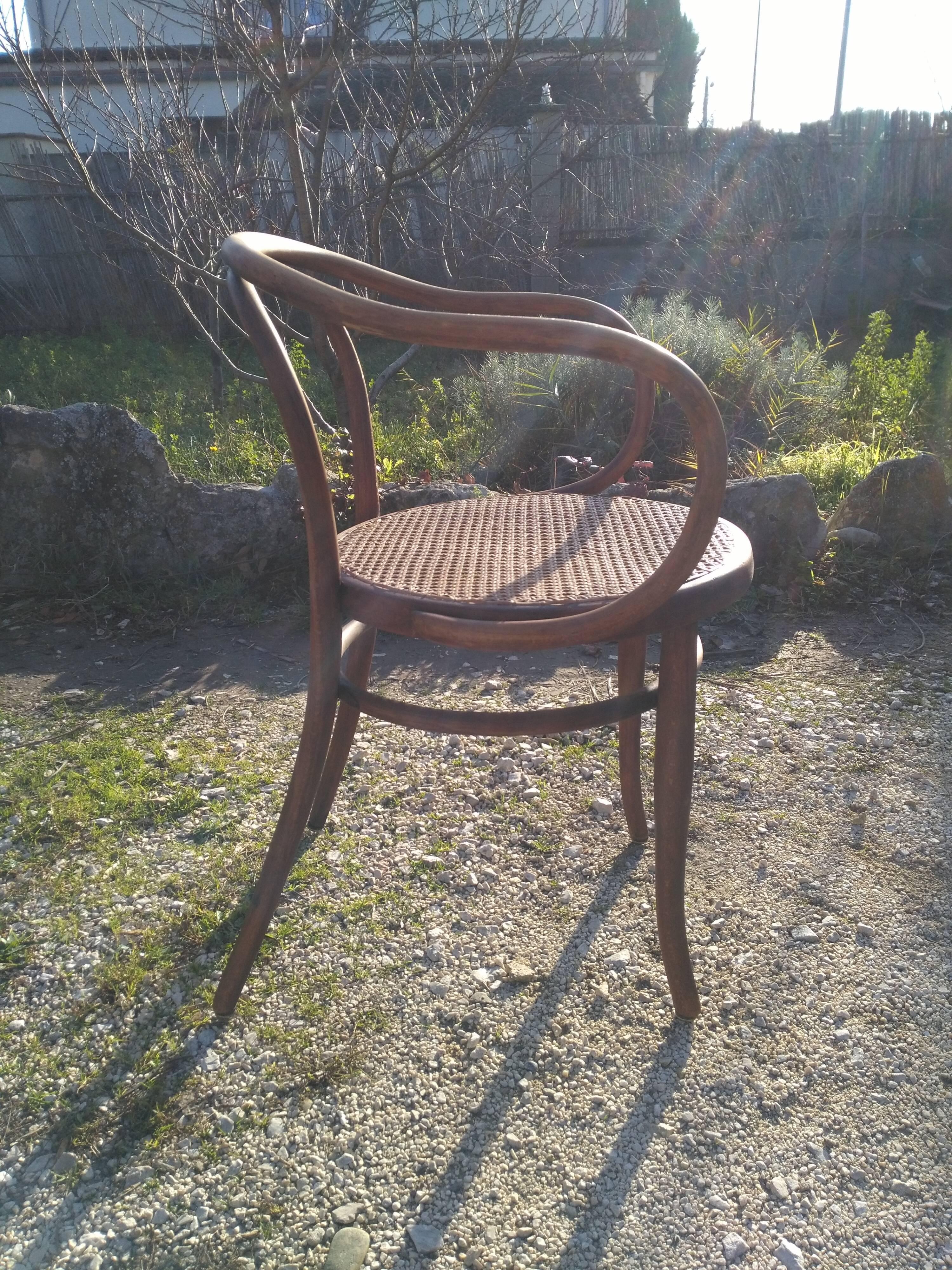 Chair J.J Kohn says "Le Corbusier"