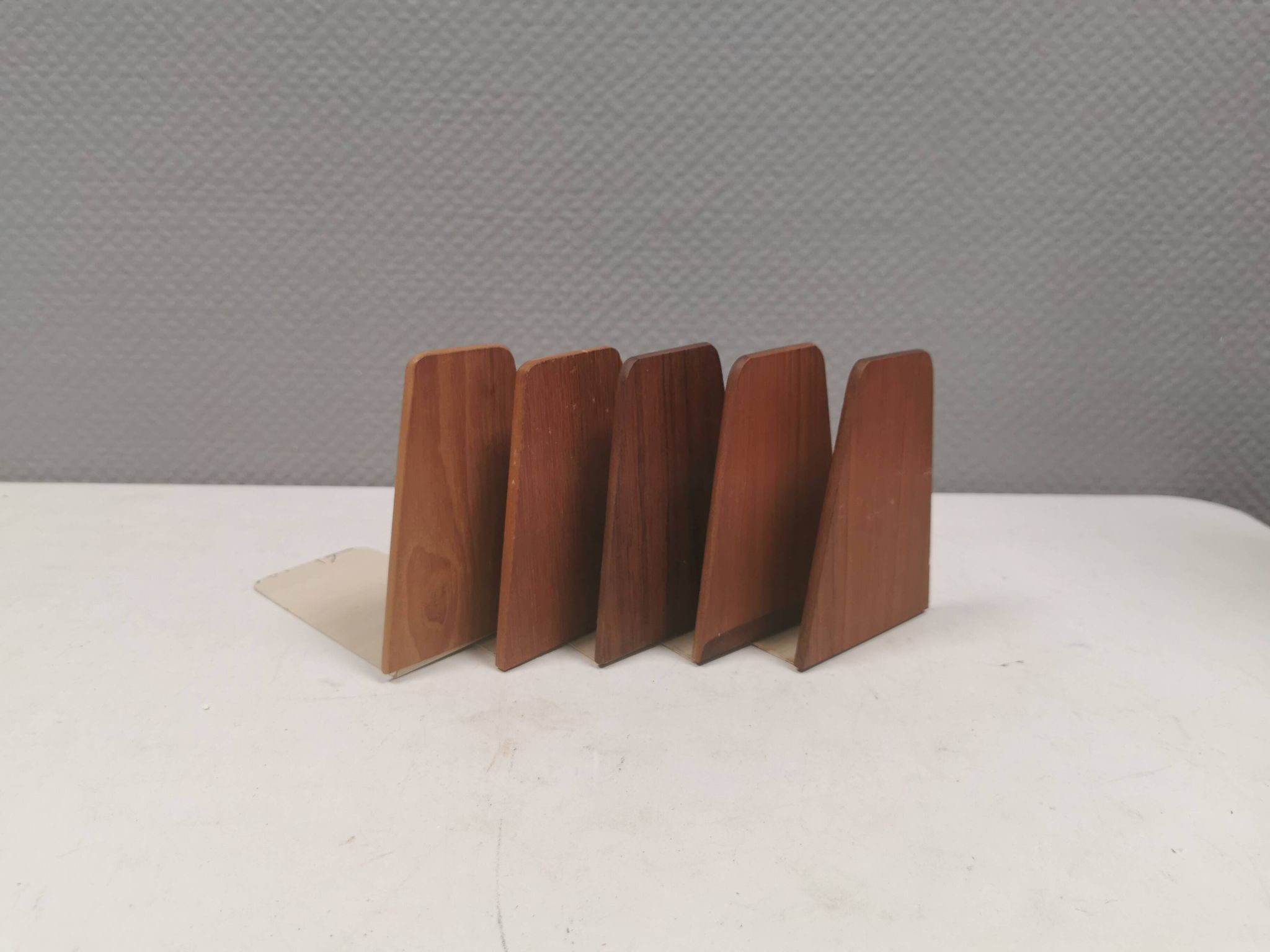 5 vintage bookends from the 1960s, teak with metal feet by Kai Kristiansen