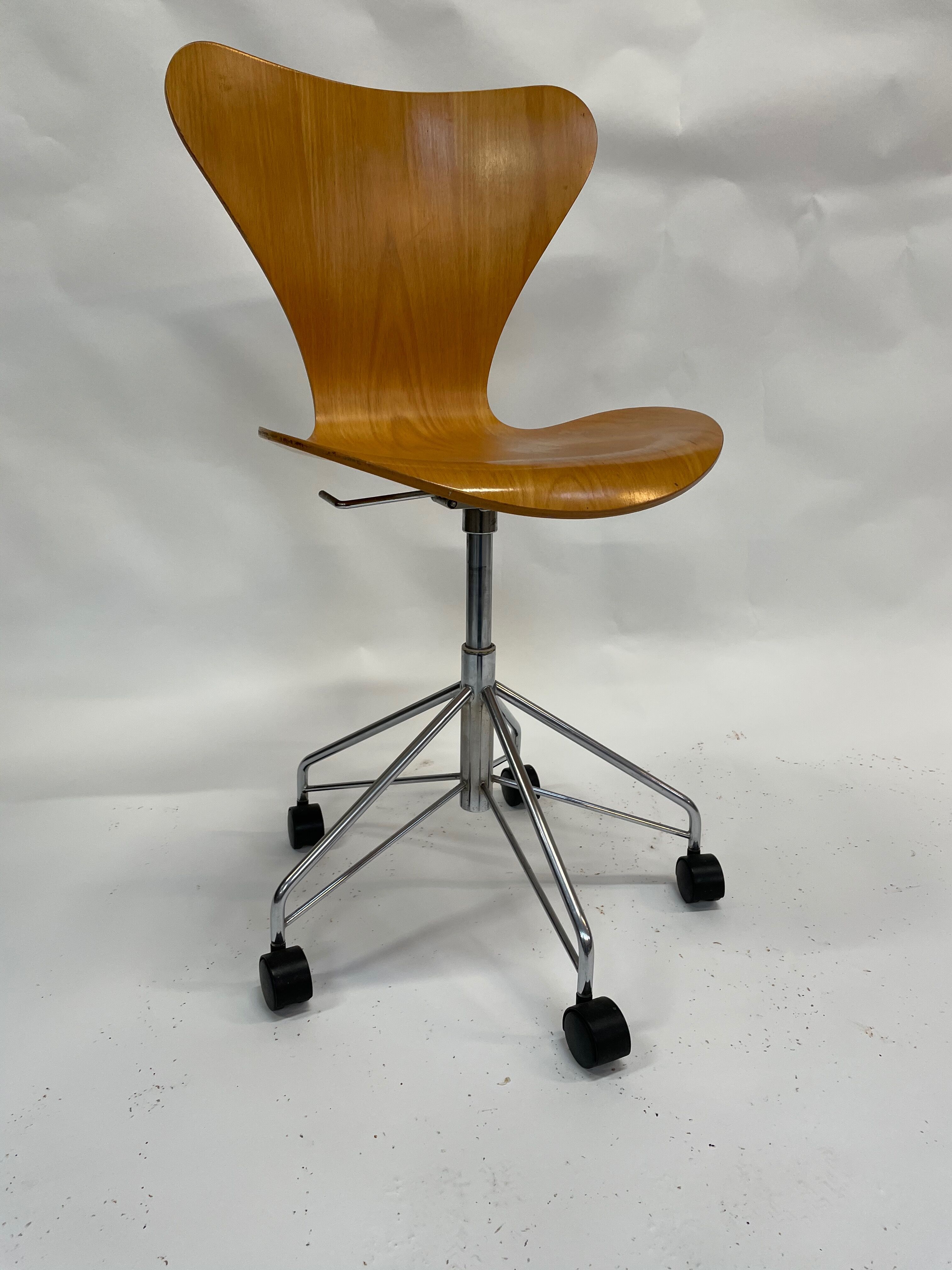 Chaise butterfly d'Arne Jacobsen pour Fritz Hansen