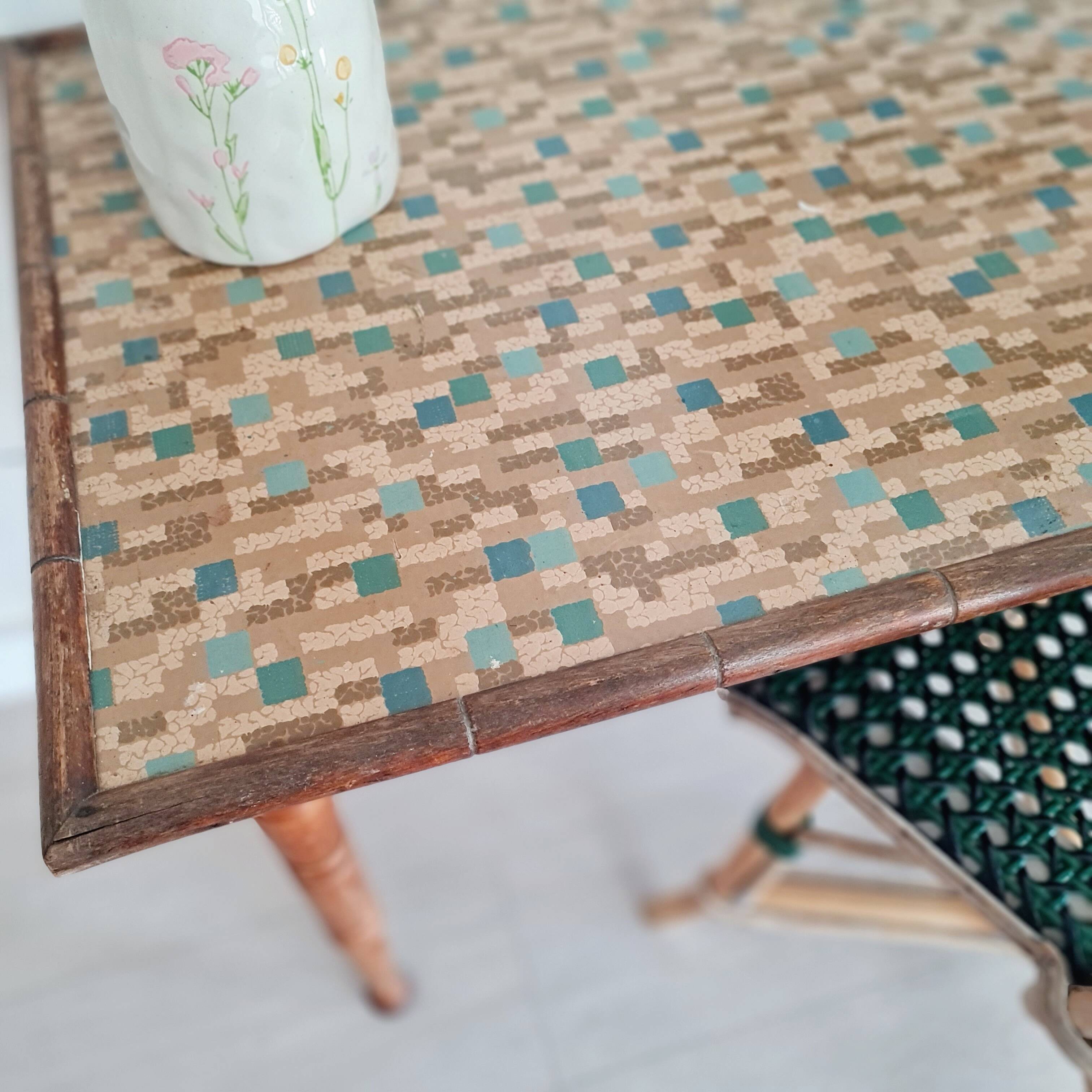 Old wooden table with turned legs - speckled top