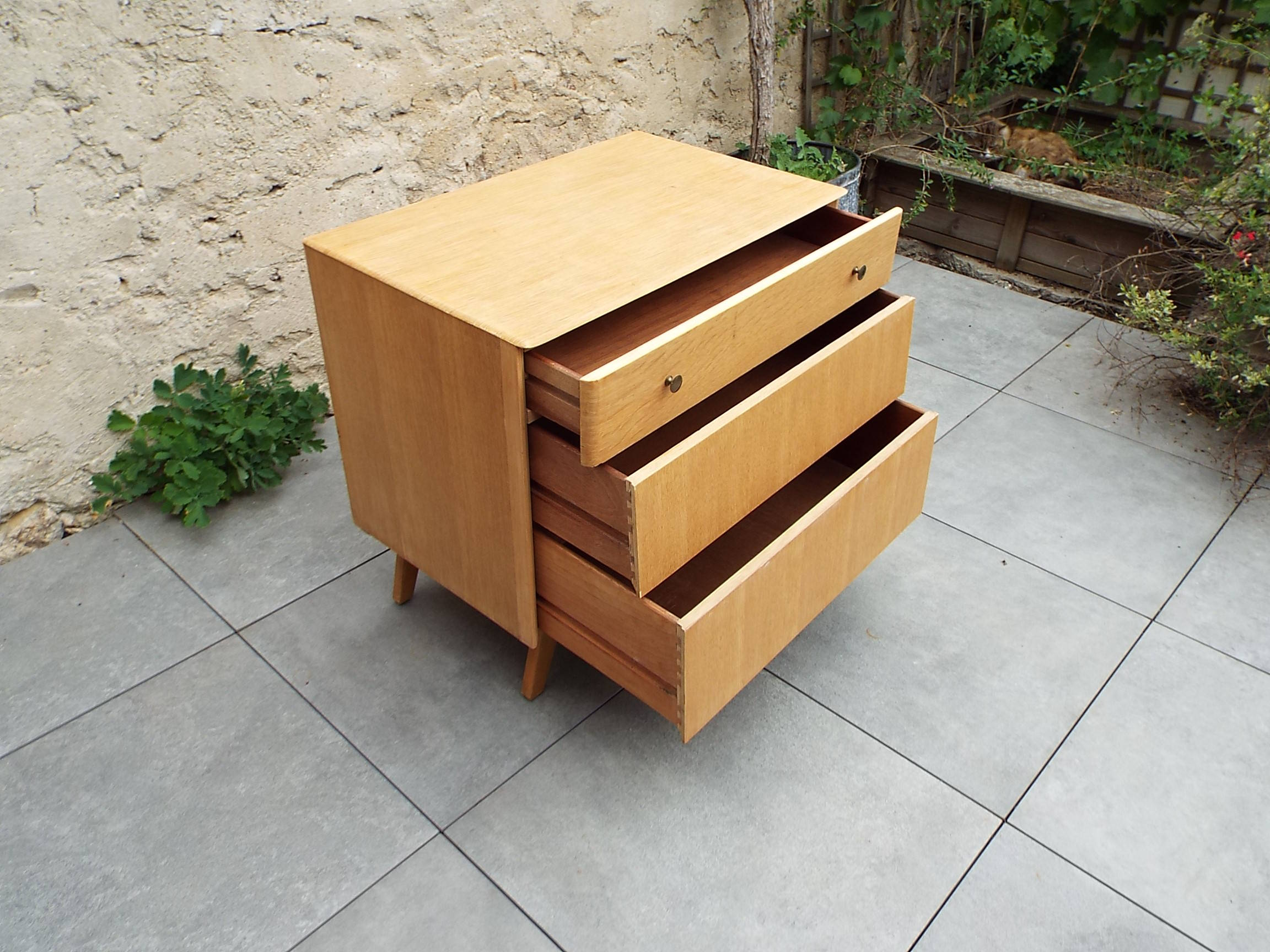 Compass feet dresser