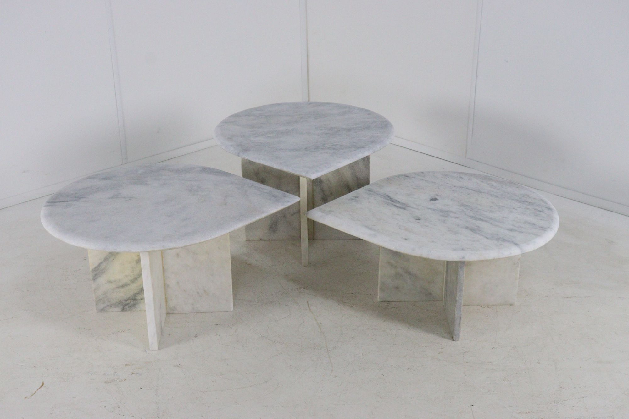 Ensemble de 3 tables d'appoint en marbre en forme de goutte d'eau, table basse vintage.