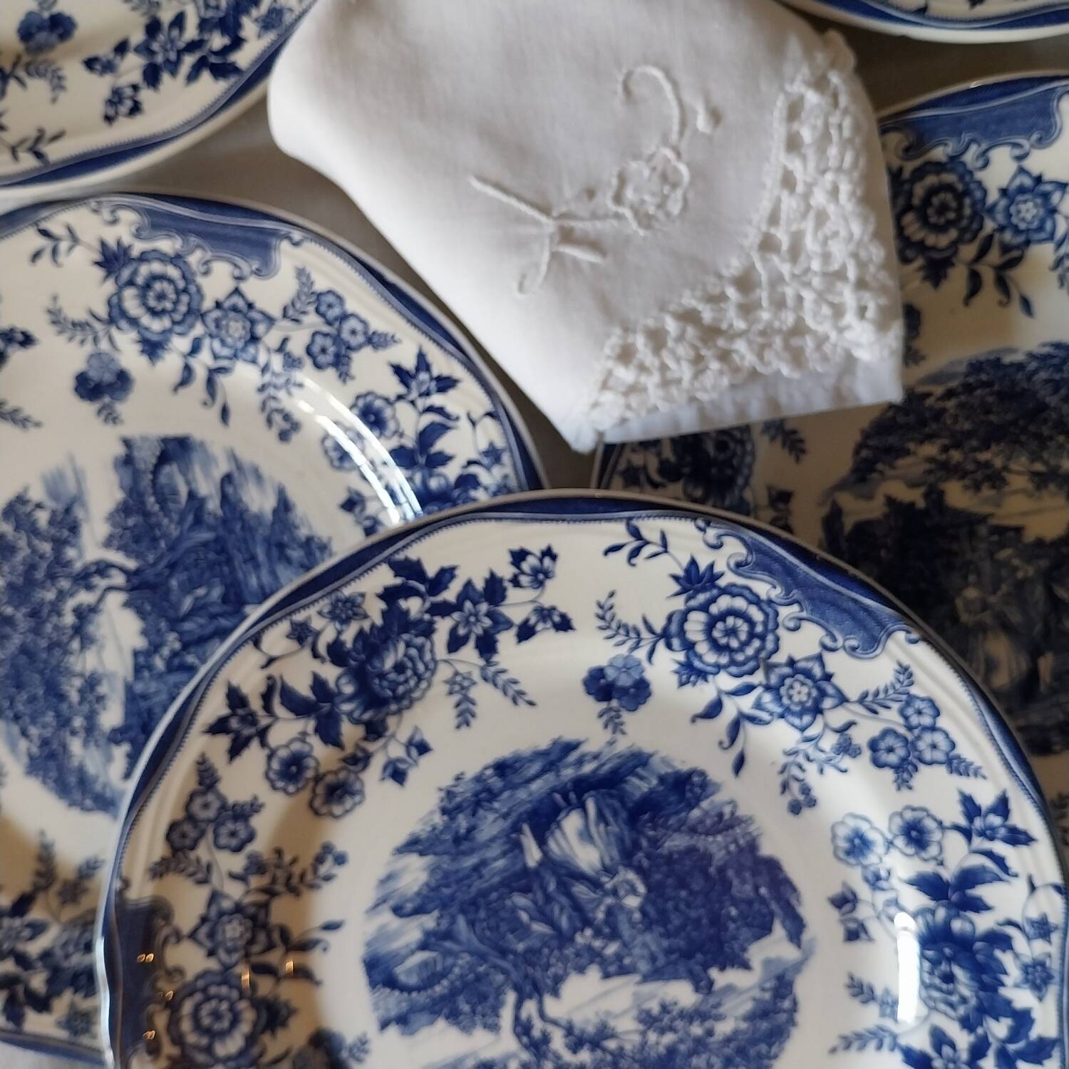 Ceramic dessert plates Italy