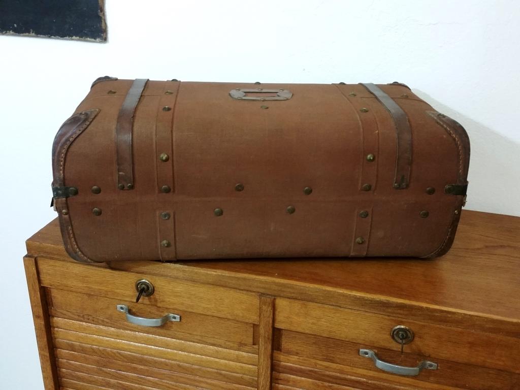 Suitcase - Travel trunk