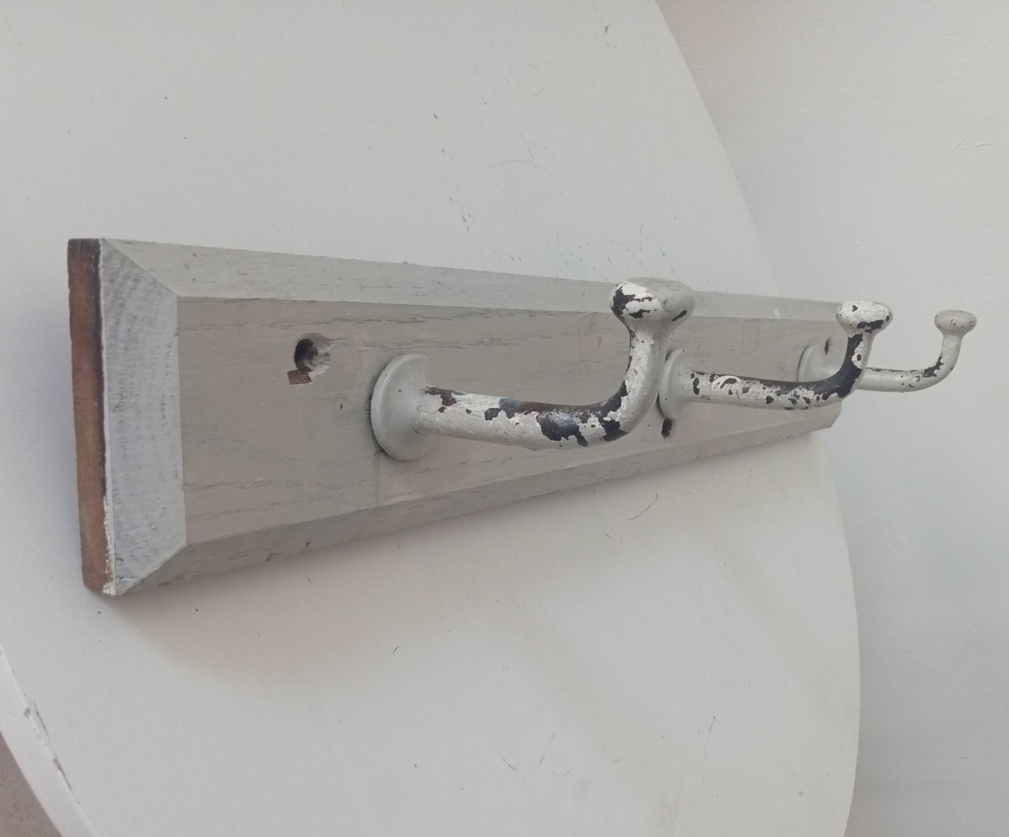 Vintage wall coat rack from the 1930s/1940s.
