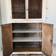 Buffet, vaisselier en bois patiné écru