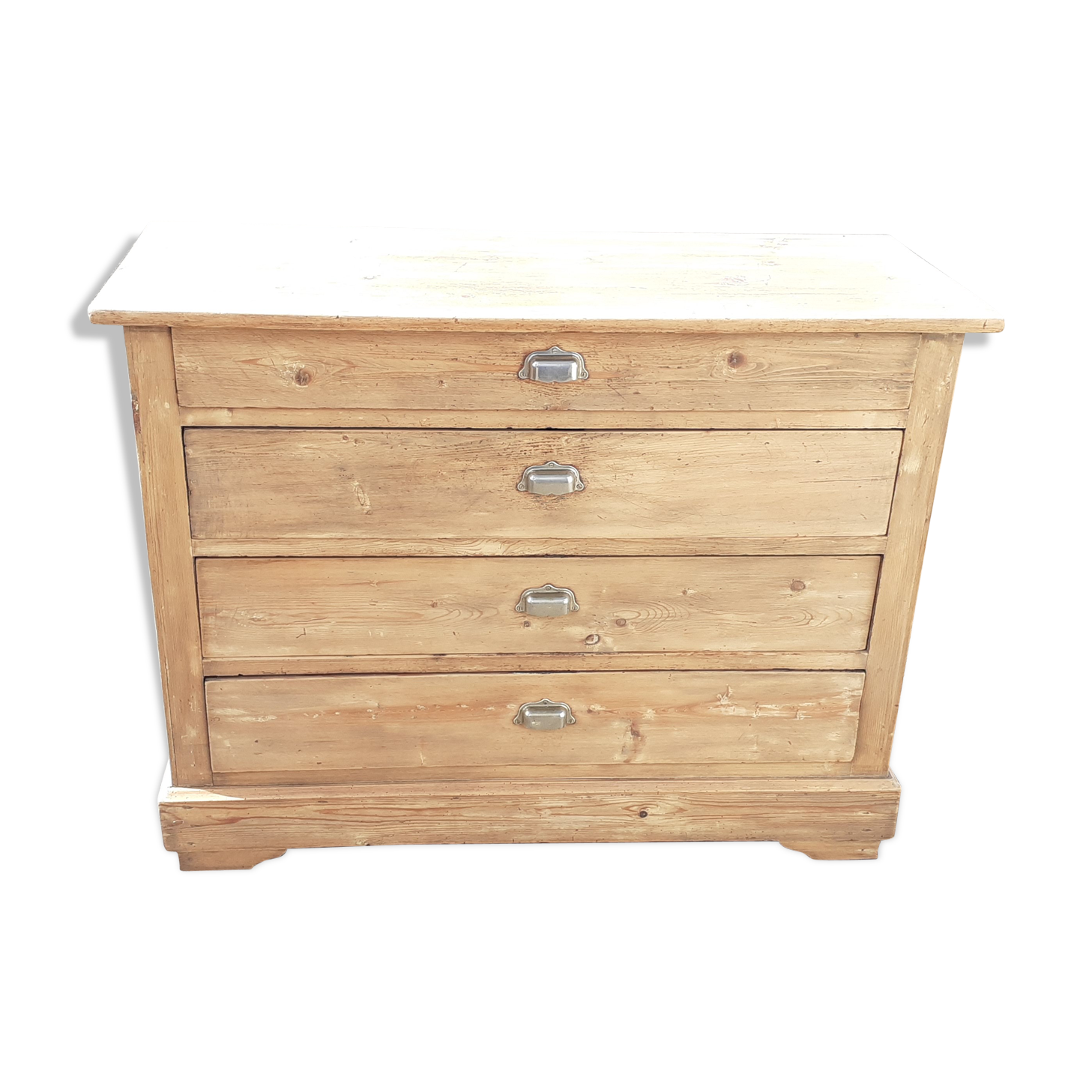Ancient chest of drawers