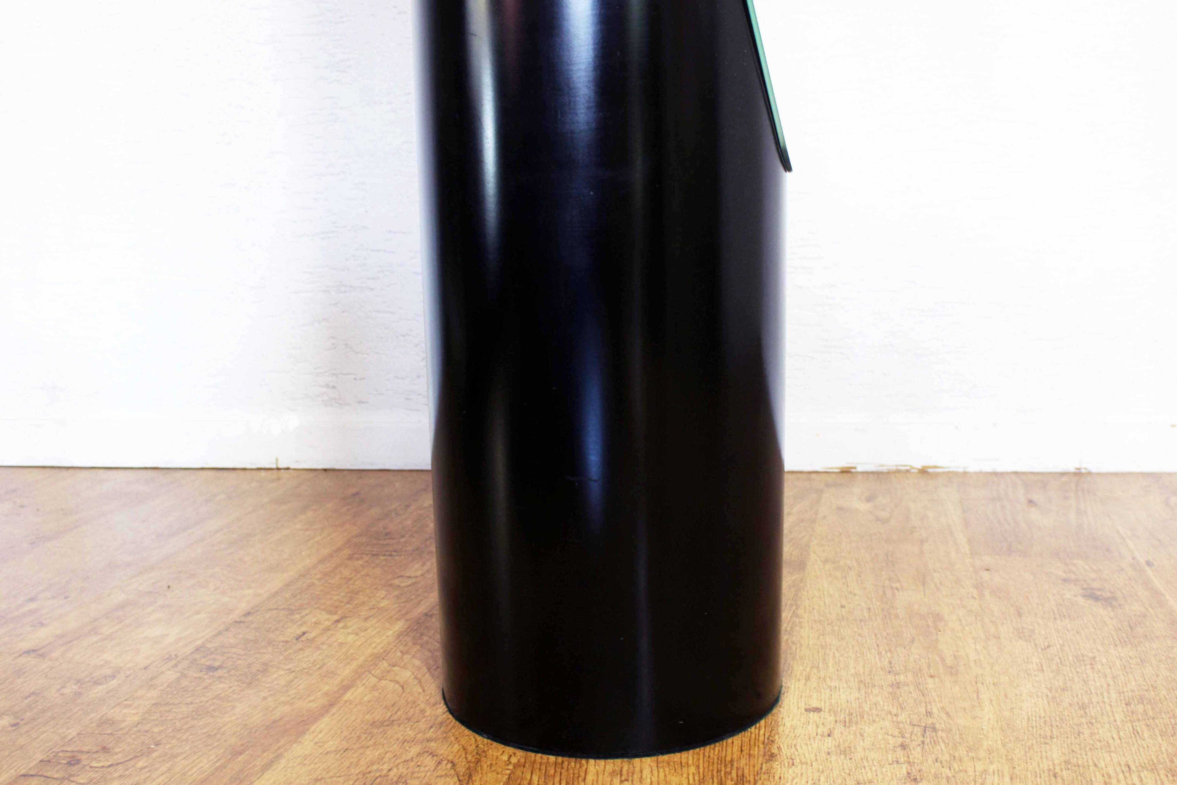 Lipstick mirror black