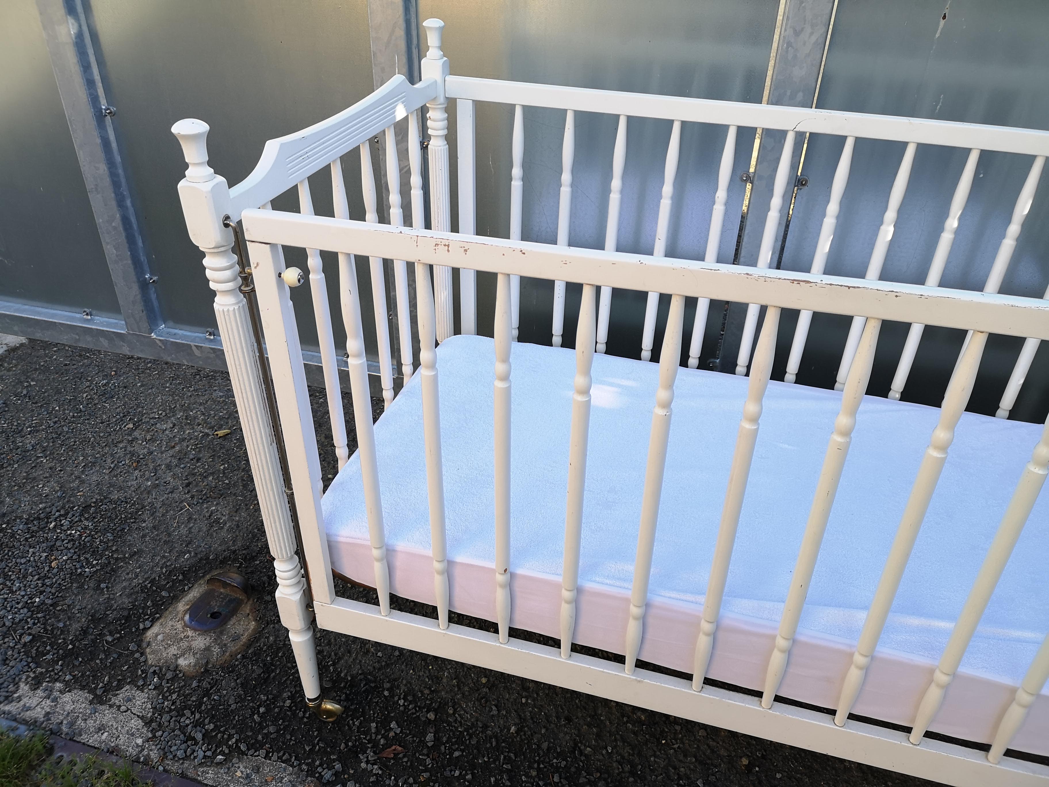 English style child bed