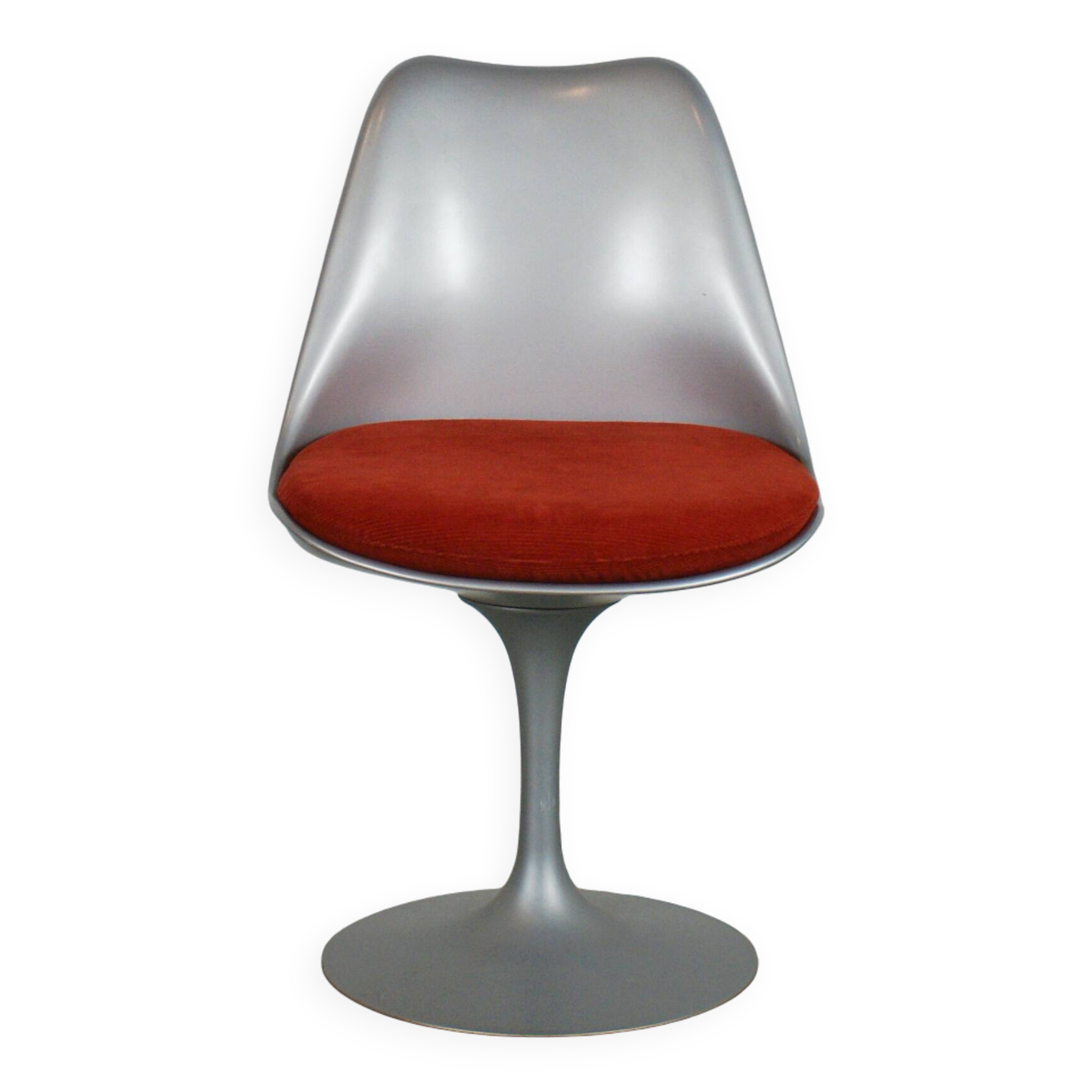 Eero Saarinen's Tulip Chairs – 50th Anniversary Edition by Knoll