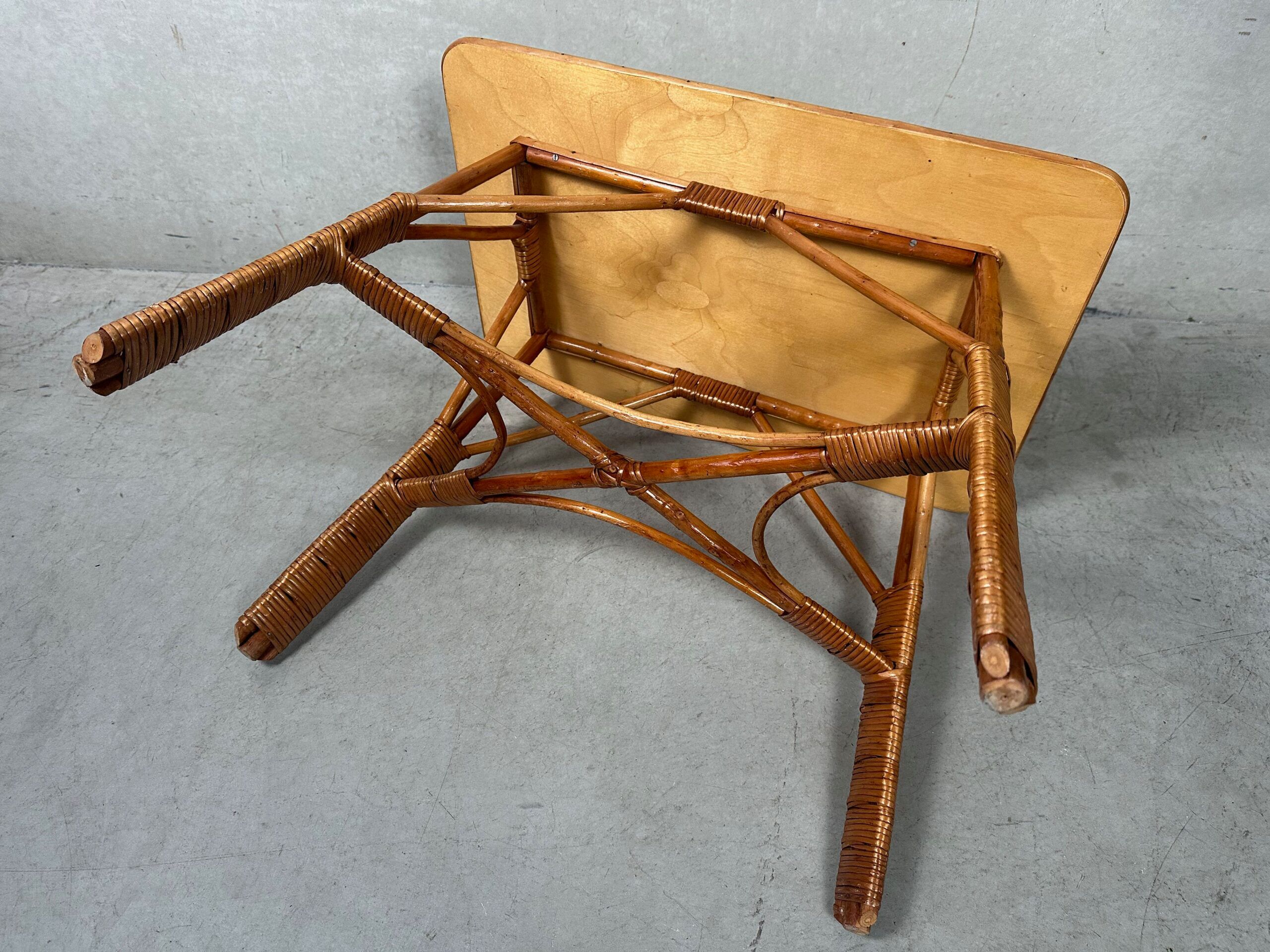 Table en rotin vintage – boho