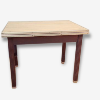 Large kitchen bistro table (maximum 8 people)