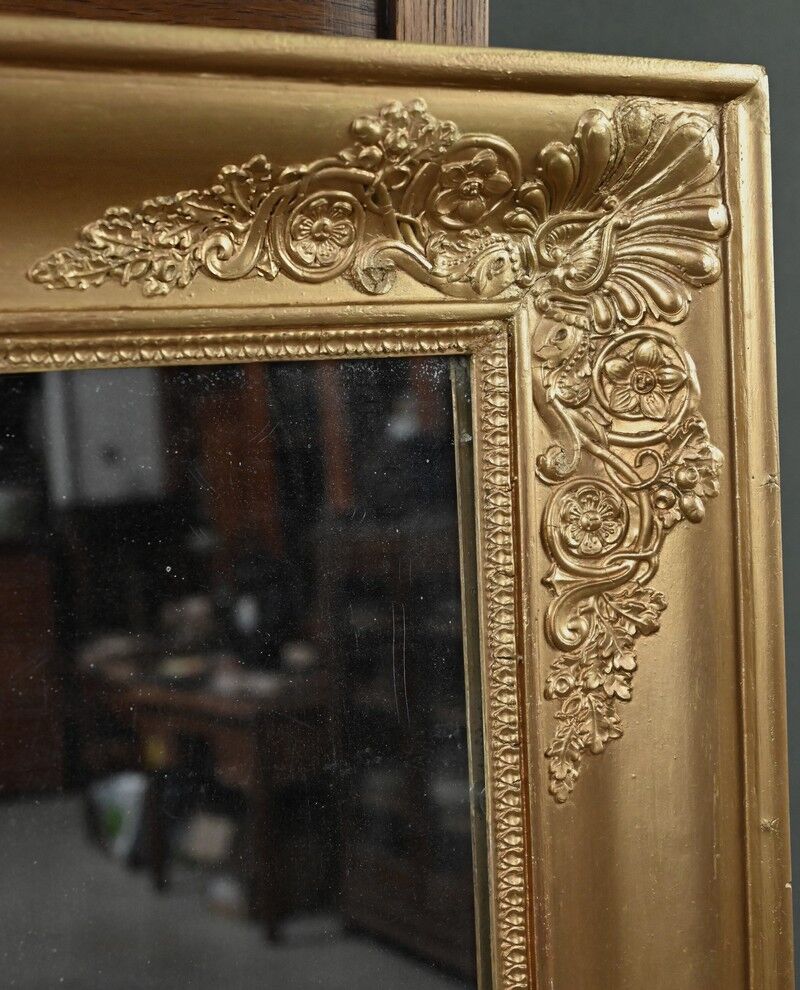 Important miroir en bois doré, style Restauration – Milieu XIXe