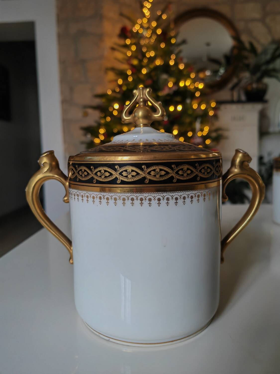 Chabrol and Poirier sugar box