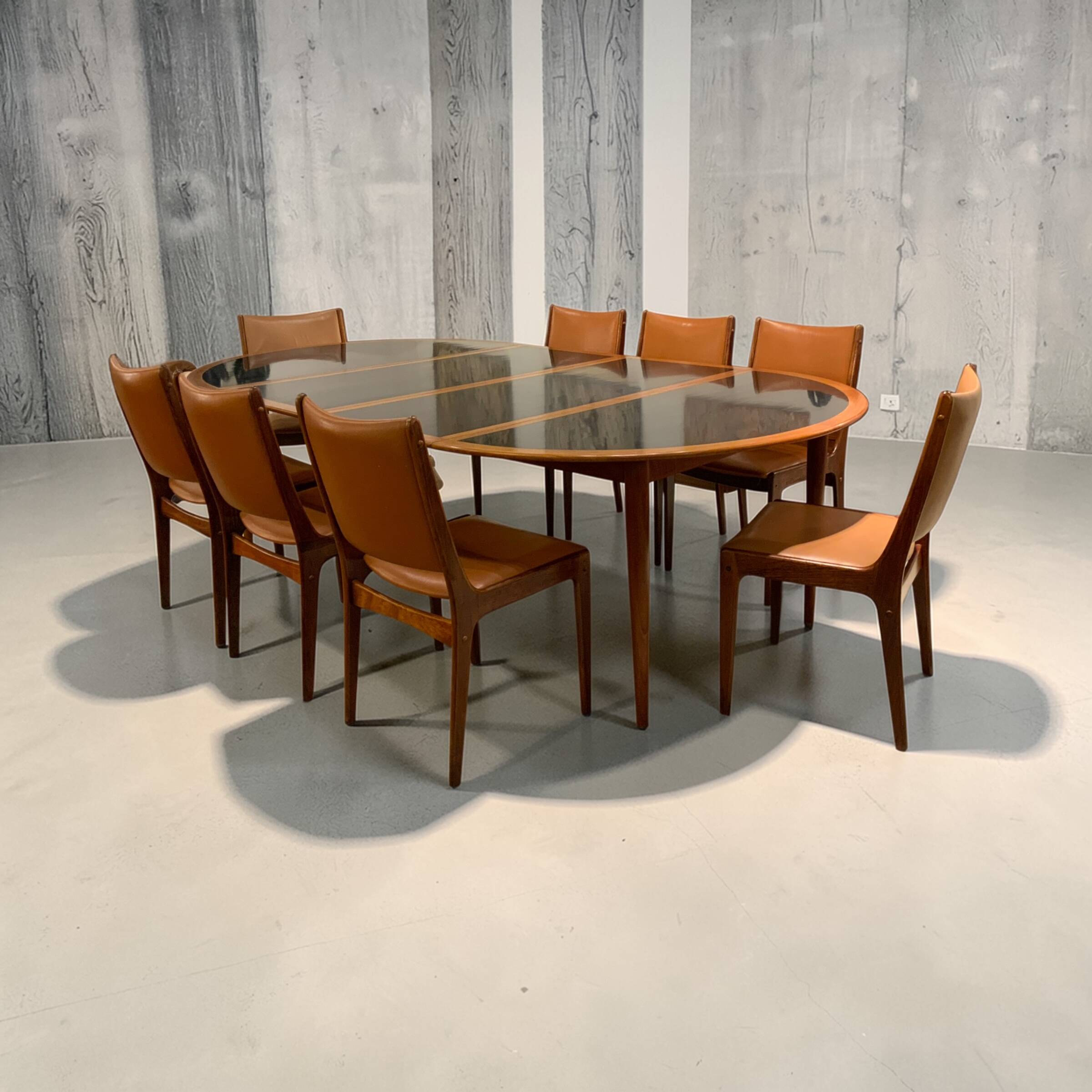 8 chaises scandinaves années 1960 de johannes andersen en palissandre massi