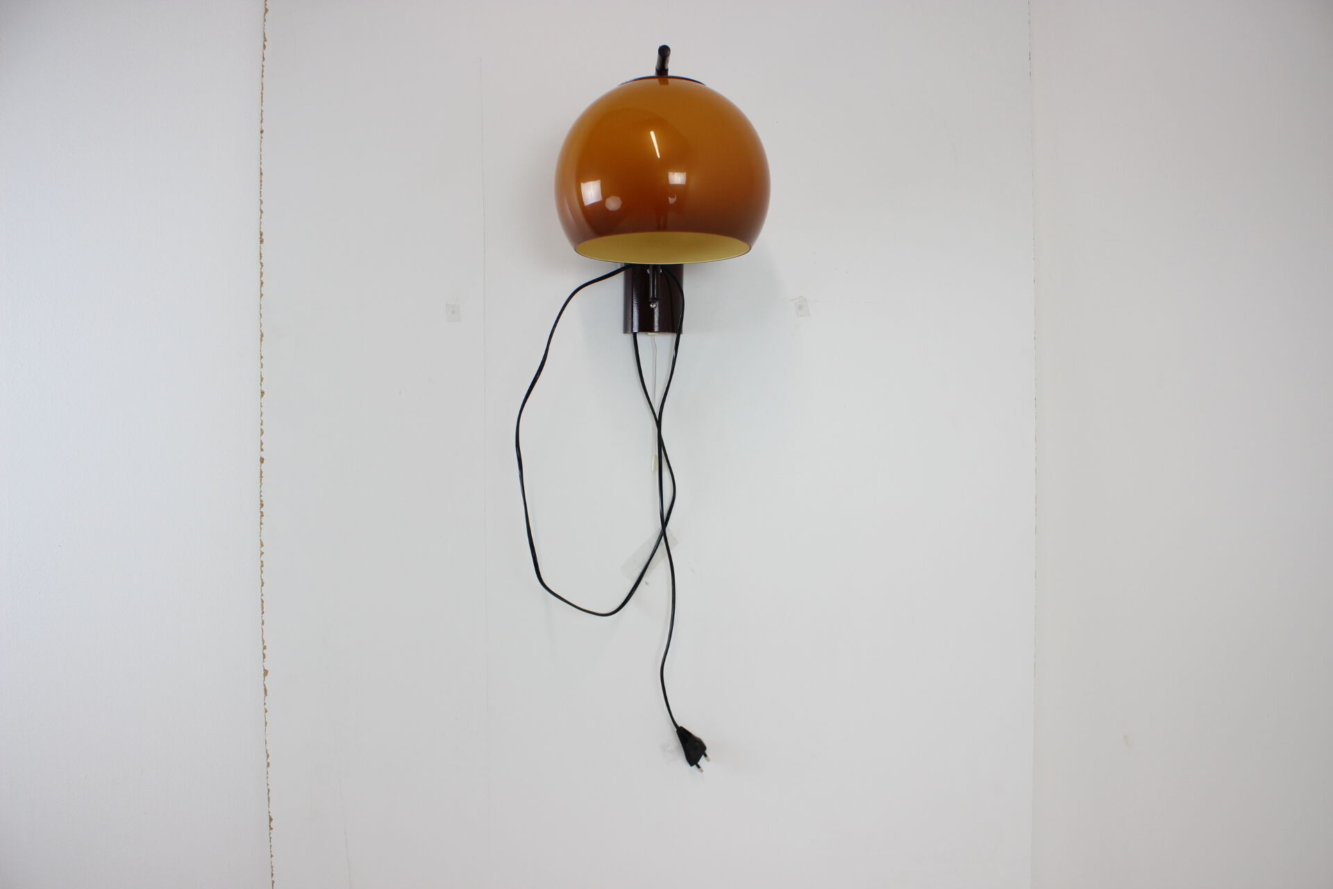 Mid-century wall lamp, 1970s