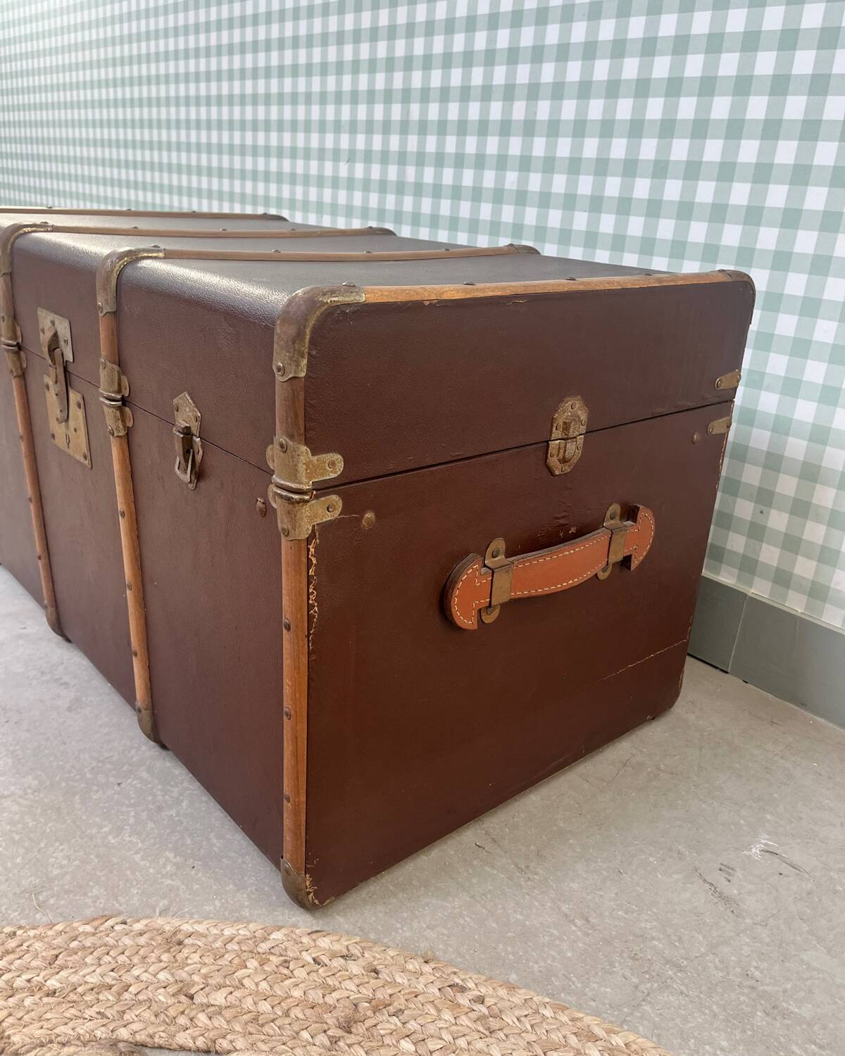 Circled travel trunk