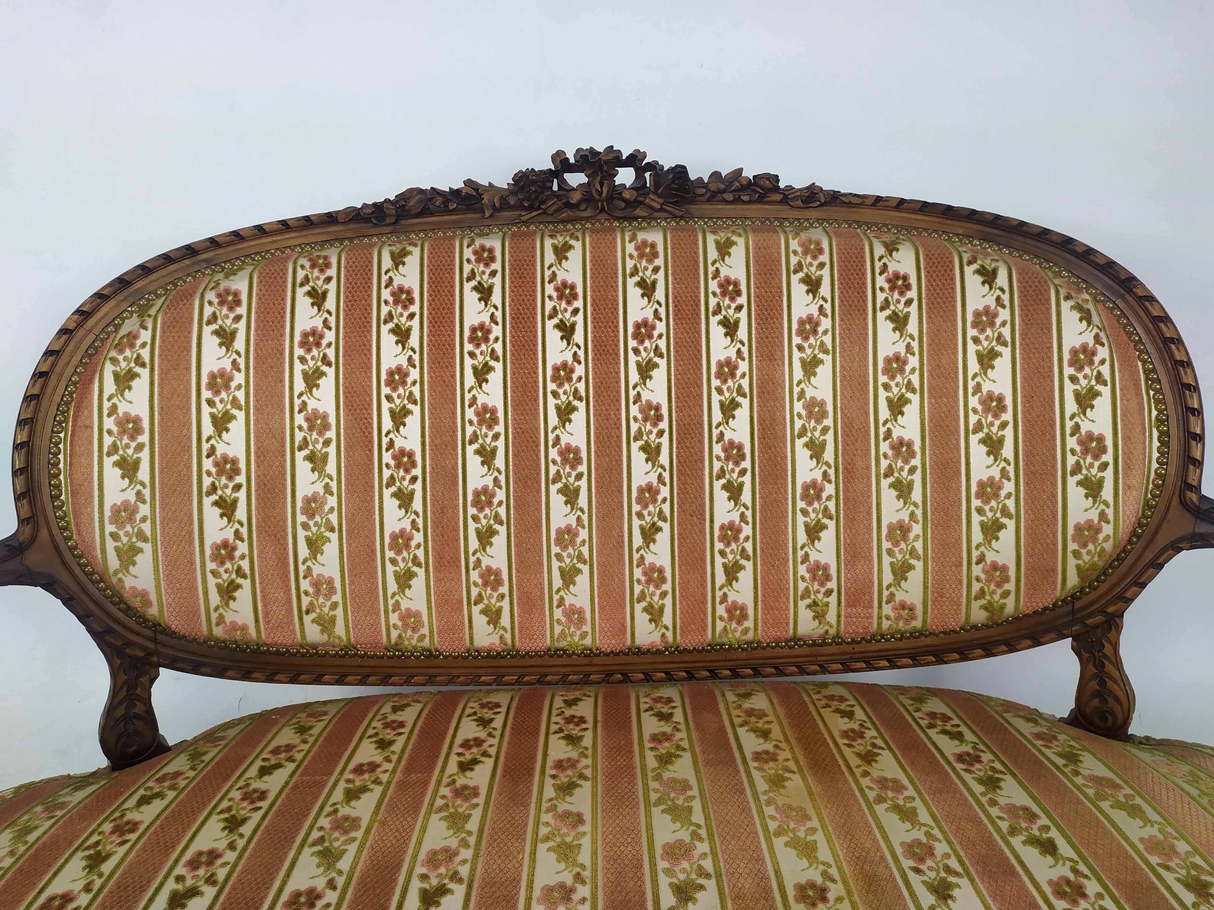 Lounge armchairs bench medallion