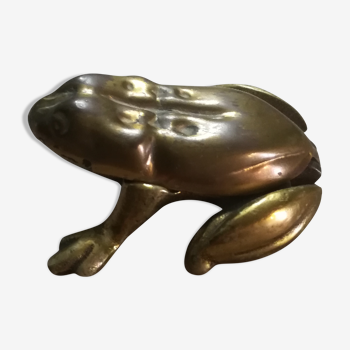 Brass frog