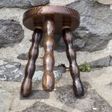 Tripod stool with spool legs