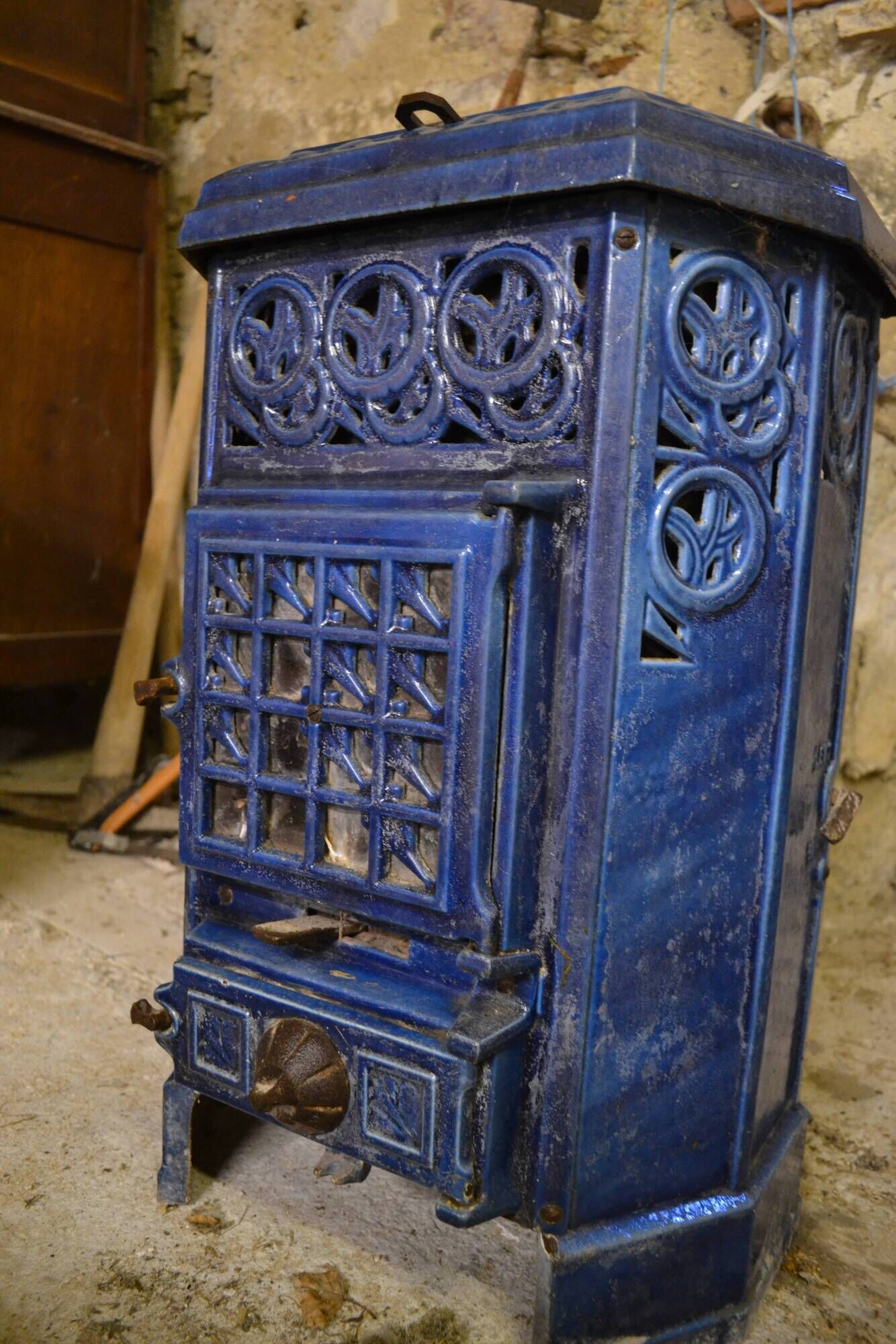 Enamelled cast iron wood stove year 1938 Rosières