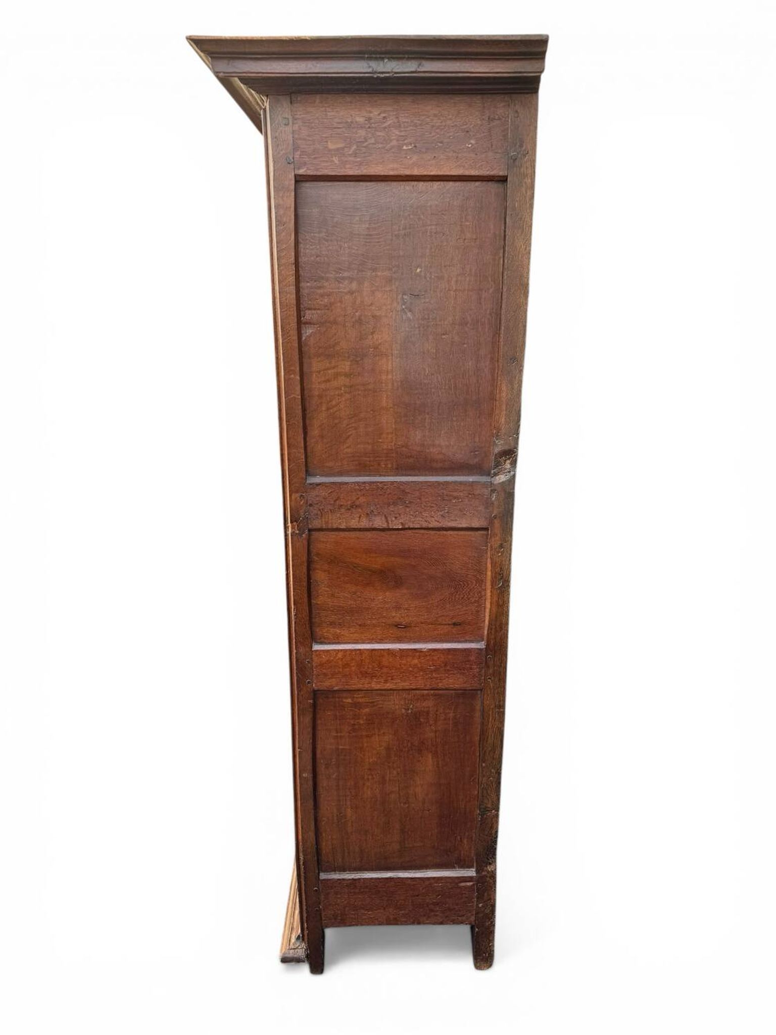 Wrought-iron library from the Louis XIII - Louis XIV period, oak, 17th century.