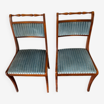 Chaise en bois classique avec assise et dossier en tissu bleu