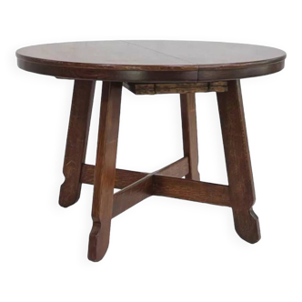 Round and extendable table from the 50s in oak