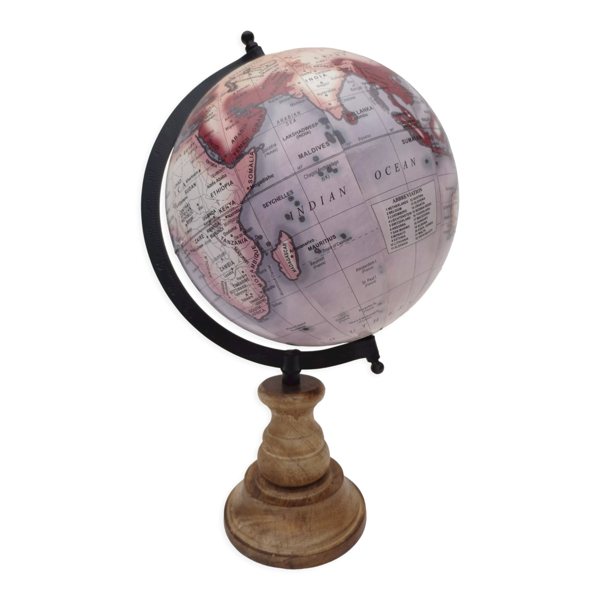 adorable little wooden foot world map