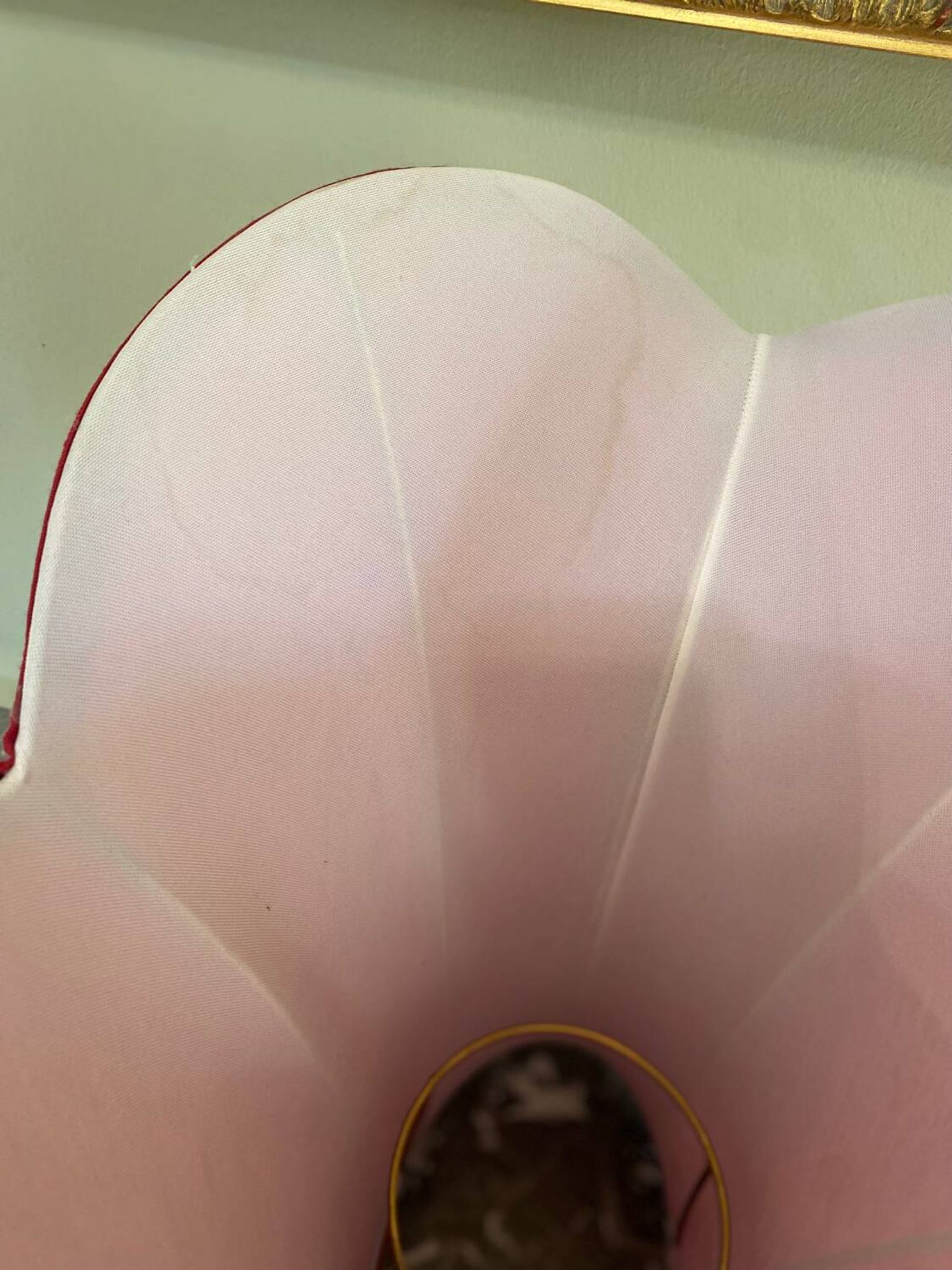 Lampshade in pinkish-burgundy fabric