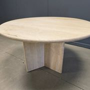 Table à manger ronde en travertin italien des années 1970