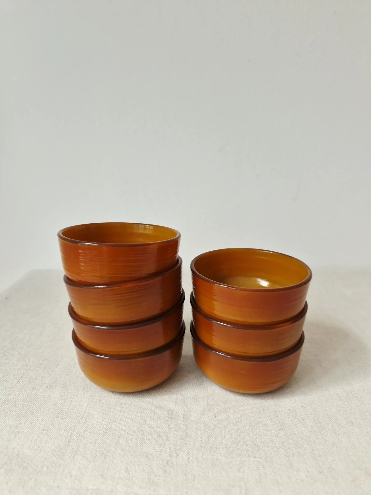 Lot de 7 petites coupelles vintage modèle "Volcan" '70s - Arcopal 