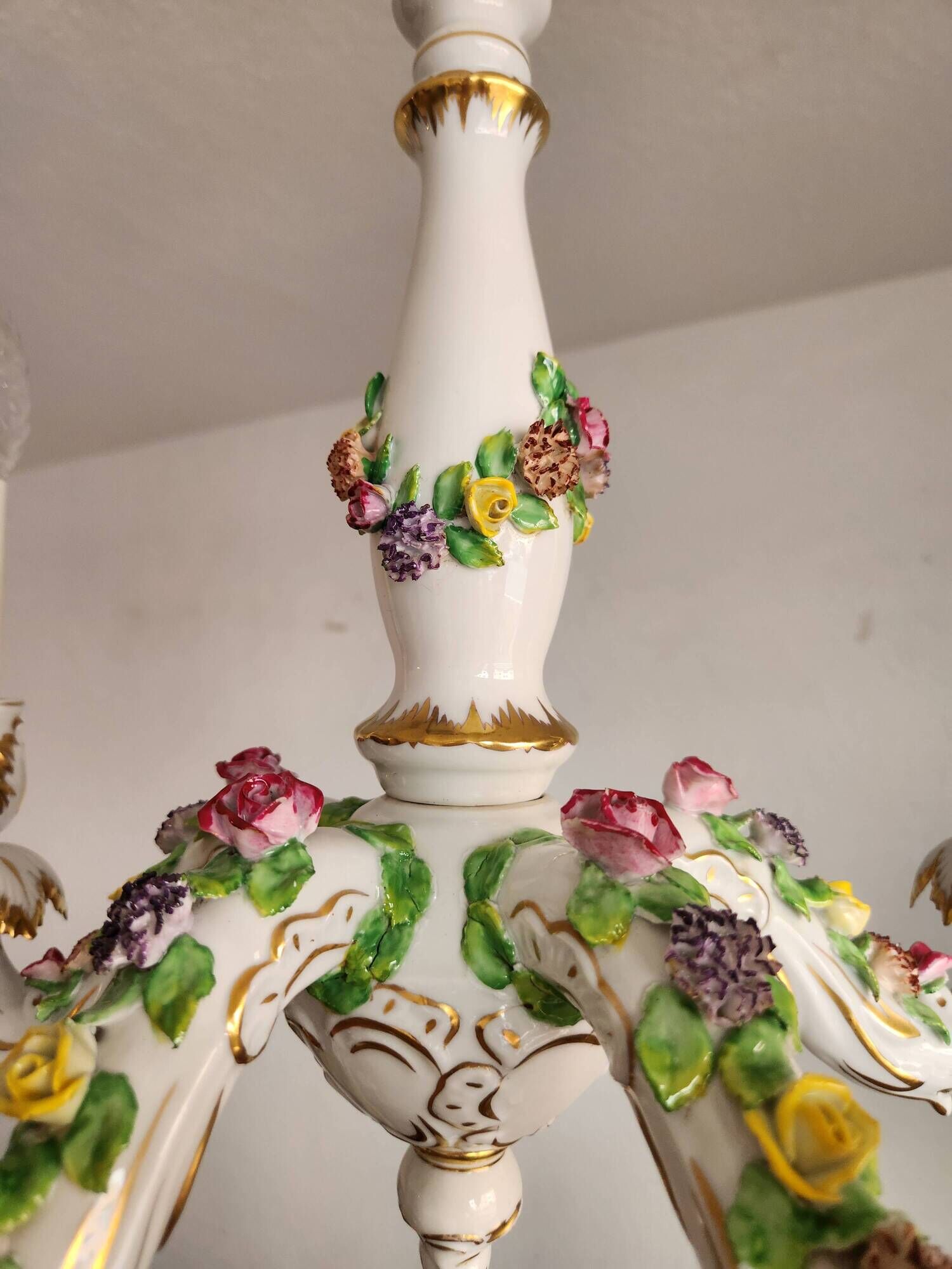 Handgeformt vergoldet vintage Porzellan Kronleuchter Capodimonte 1960er