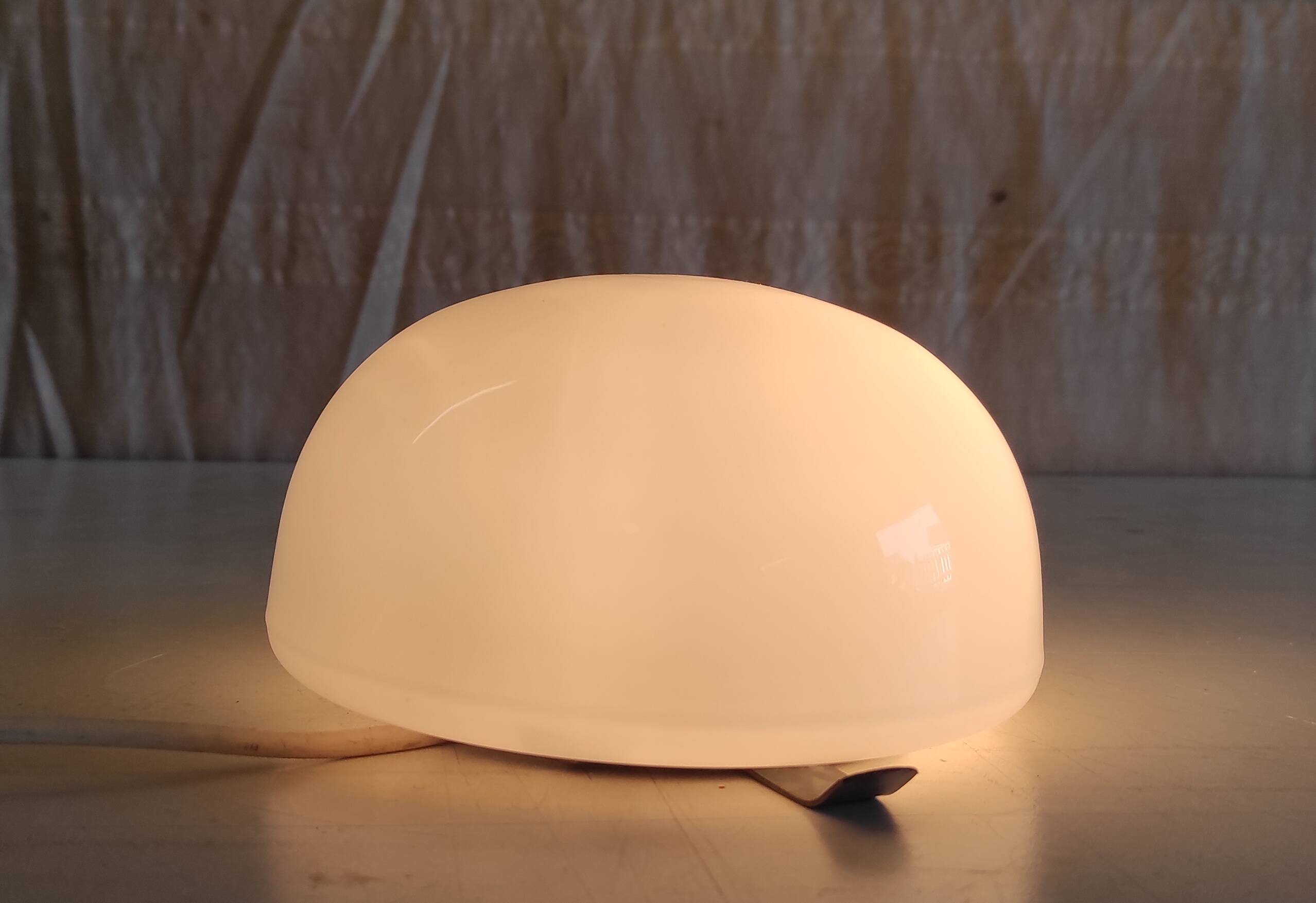 Plafonnier ou applique globe opaline diam. 15 cm - mid. XXème