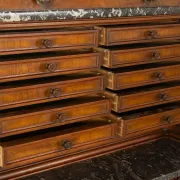 Cabinet de dentiste historique élaboré dans le style néo-renaissance
