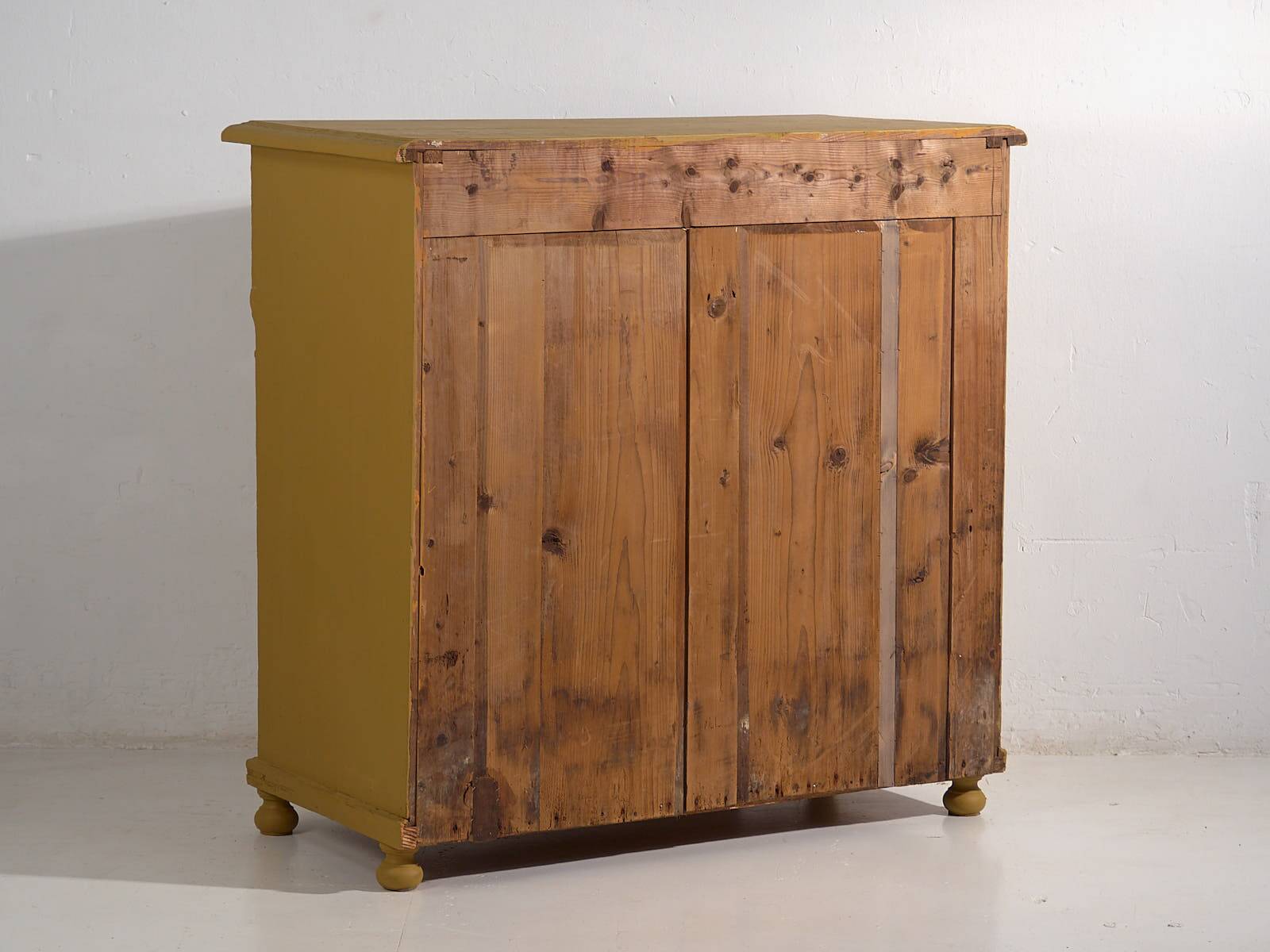 Large antique mustard-colored chest of drawers (circa 1920)