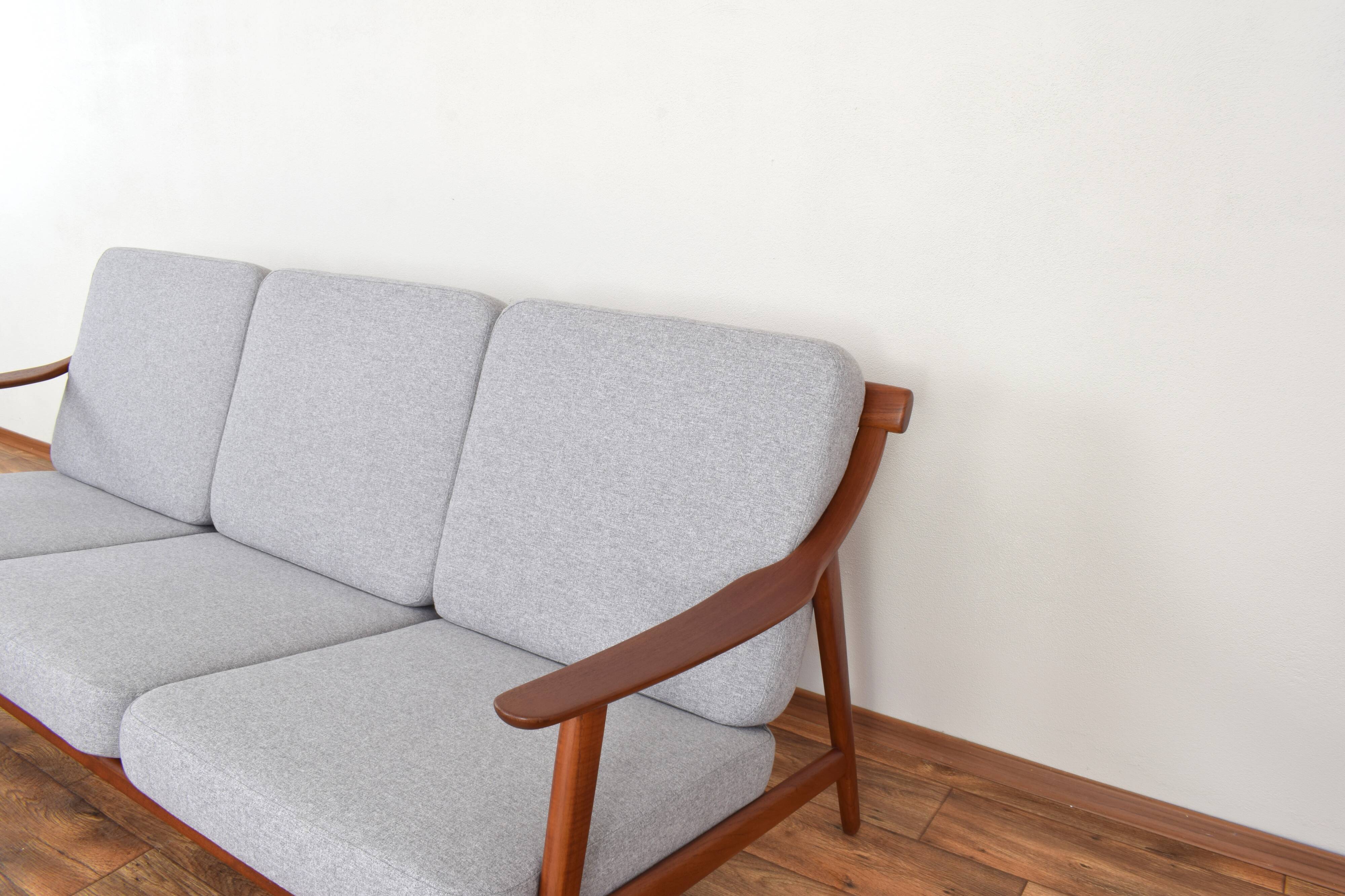 Canapé Mid-Century danois en teck par Arne Hovmand-Olsen pour Mogens Kold, années 1960.