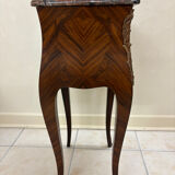 Commode. Avec plateau en marbre.