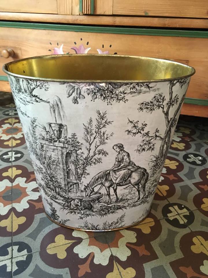 Metal wastebasket old décor fabric of jouy