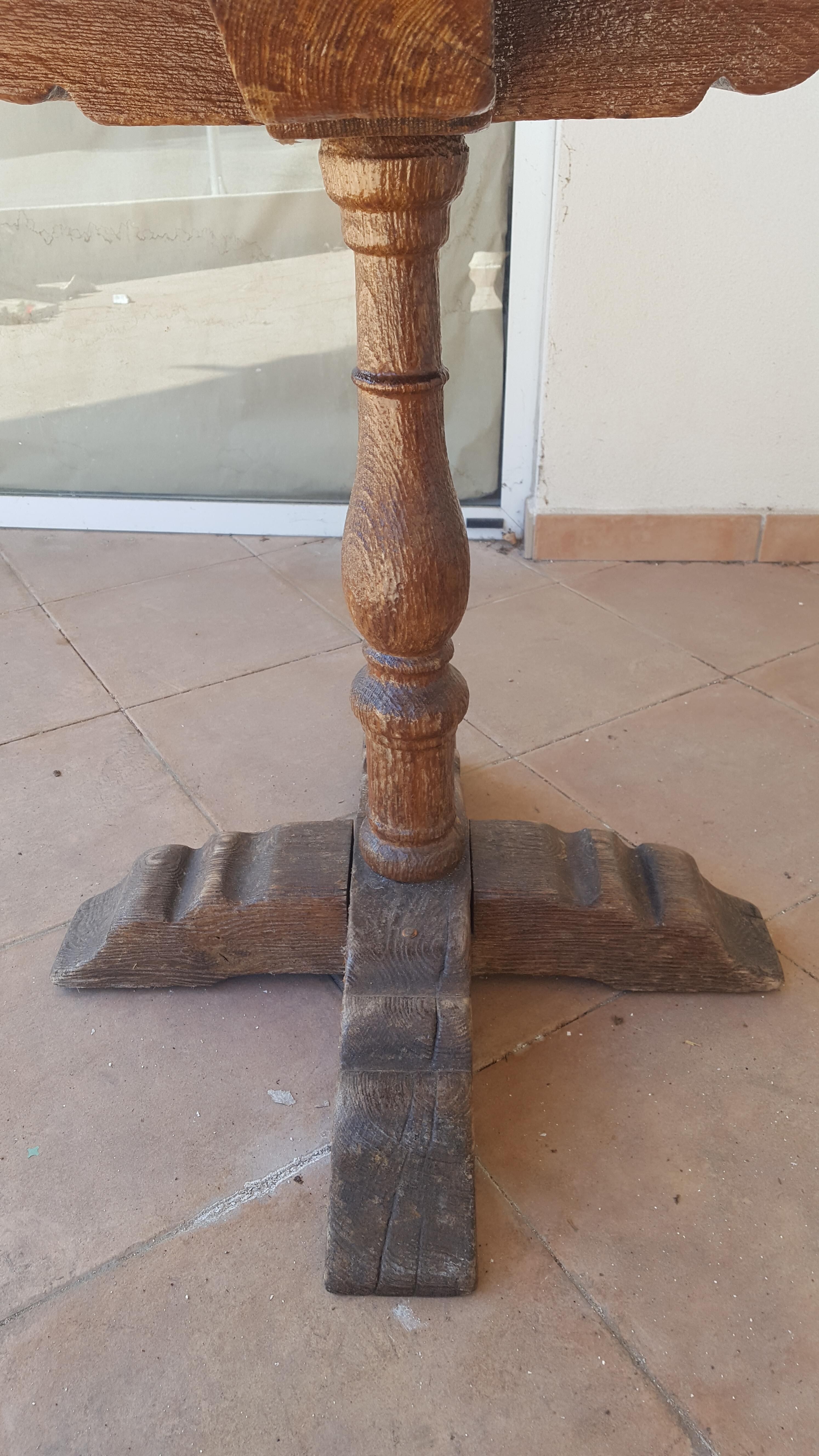 Lot old tables of a mansion