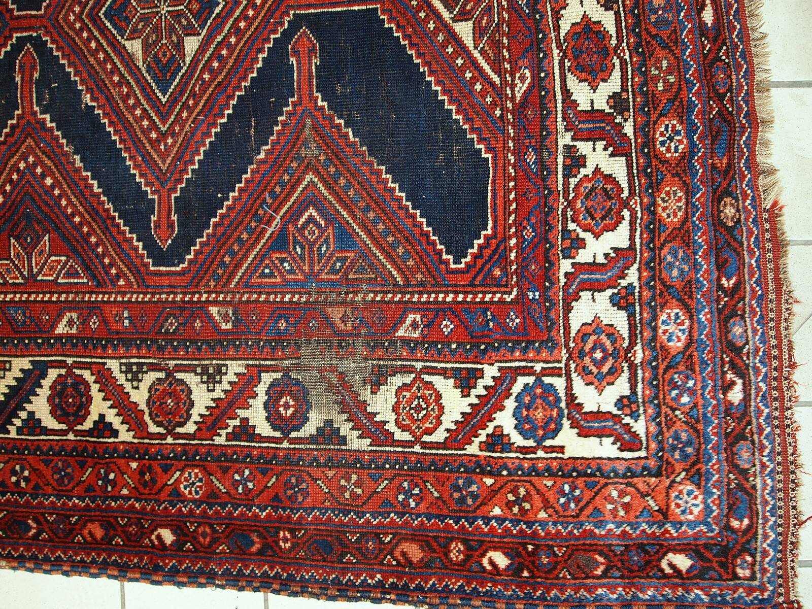 Tapis antique persan Shiraz 152cm x 342cm (1900s)