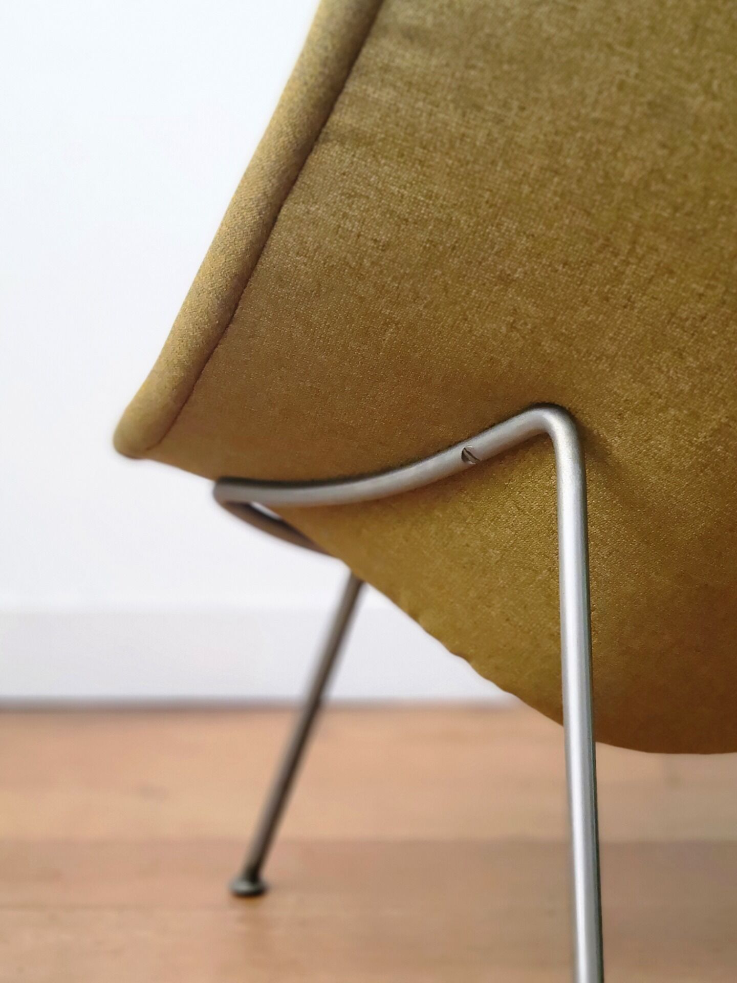 Fauteuil lounge Big Oyster F157 d'Artifort par Pierre Paulin