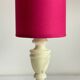 Lampe marbre et tissu fuchsia vintage