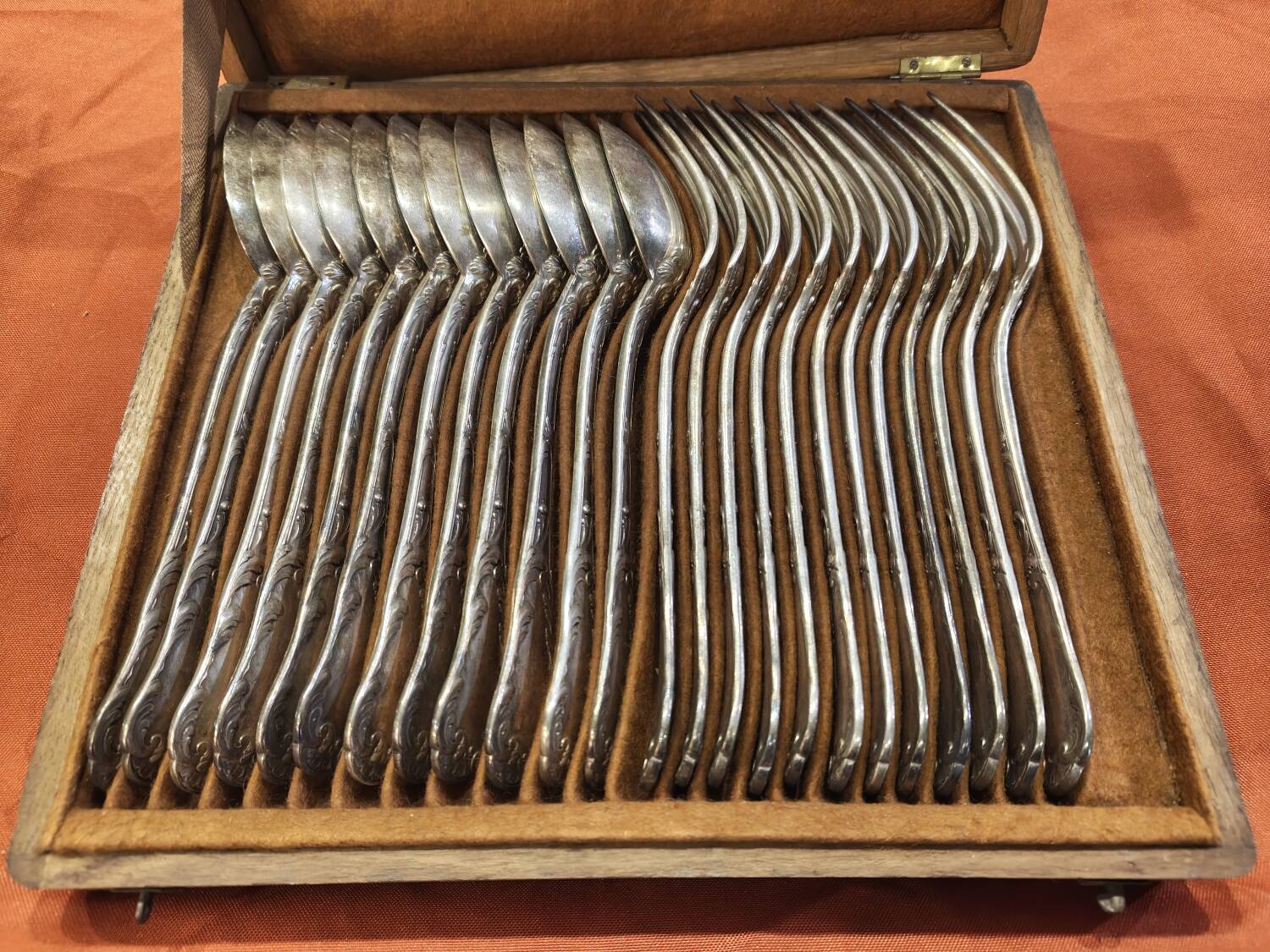 Christofle spoons and forks from the Chrysanthème model.