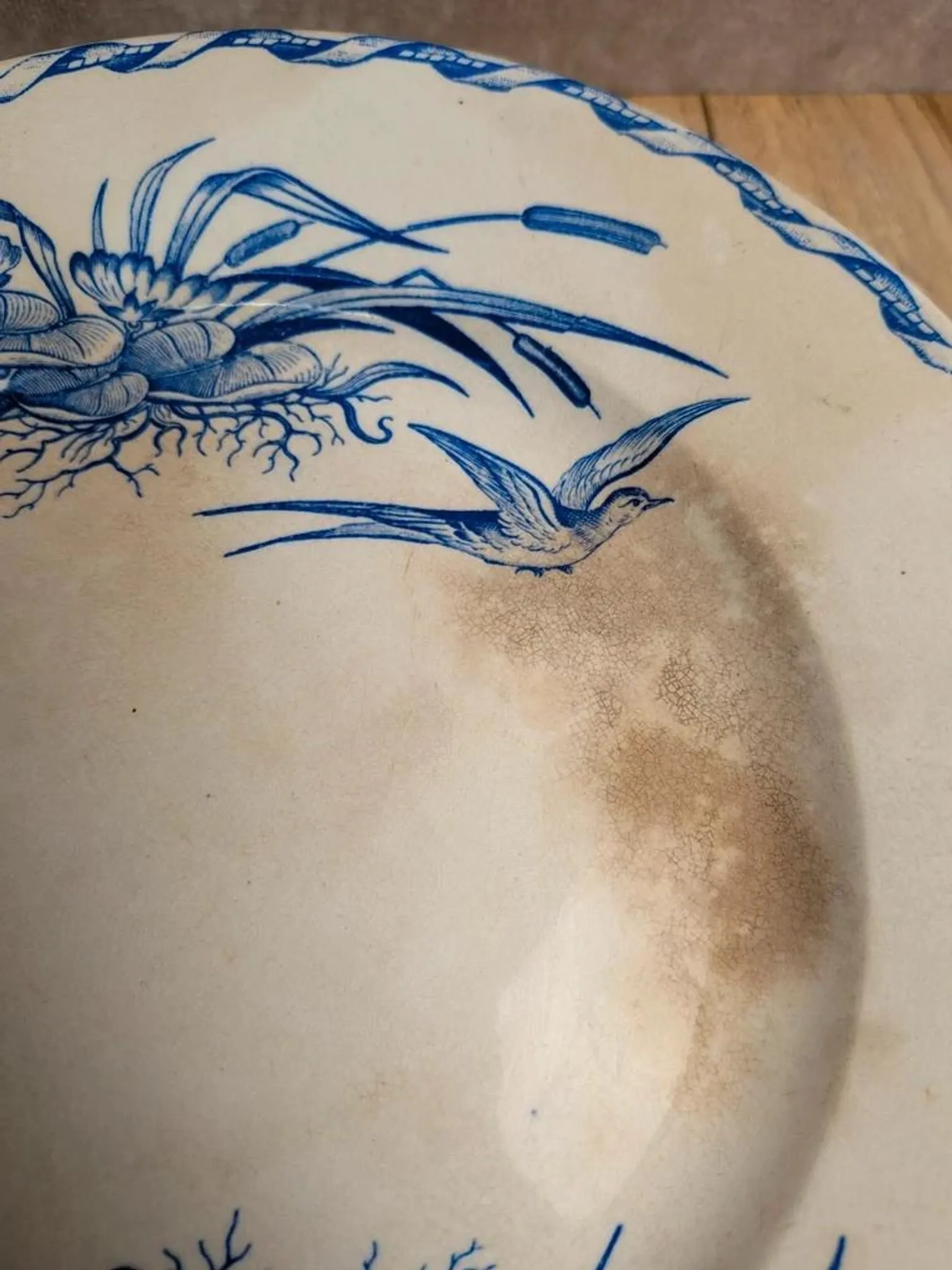 Compotier sur pied bas Terre de fer HB Choisy-le-Roi – Décor oiseaux bleu