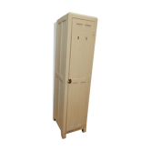 Old cloakroom in wood