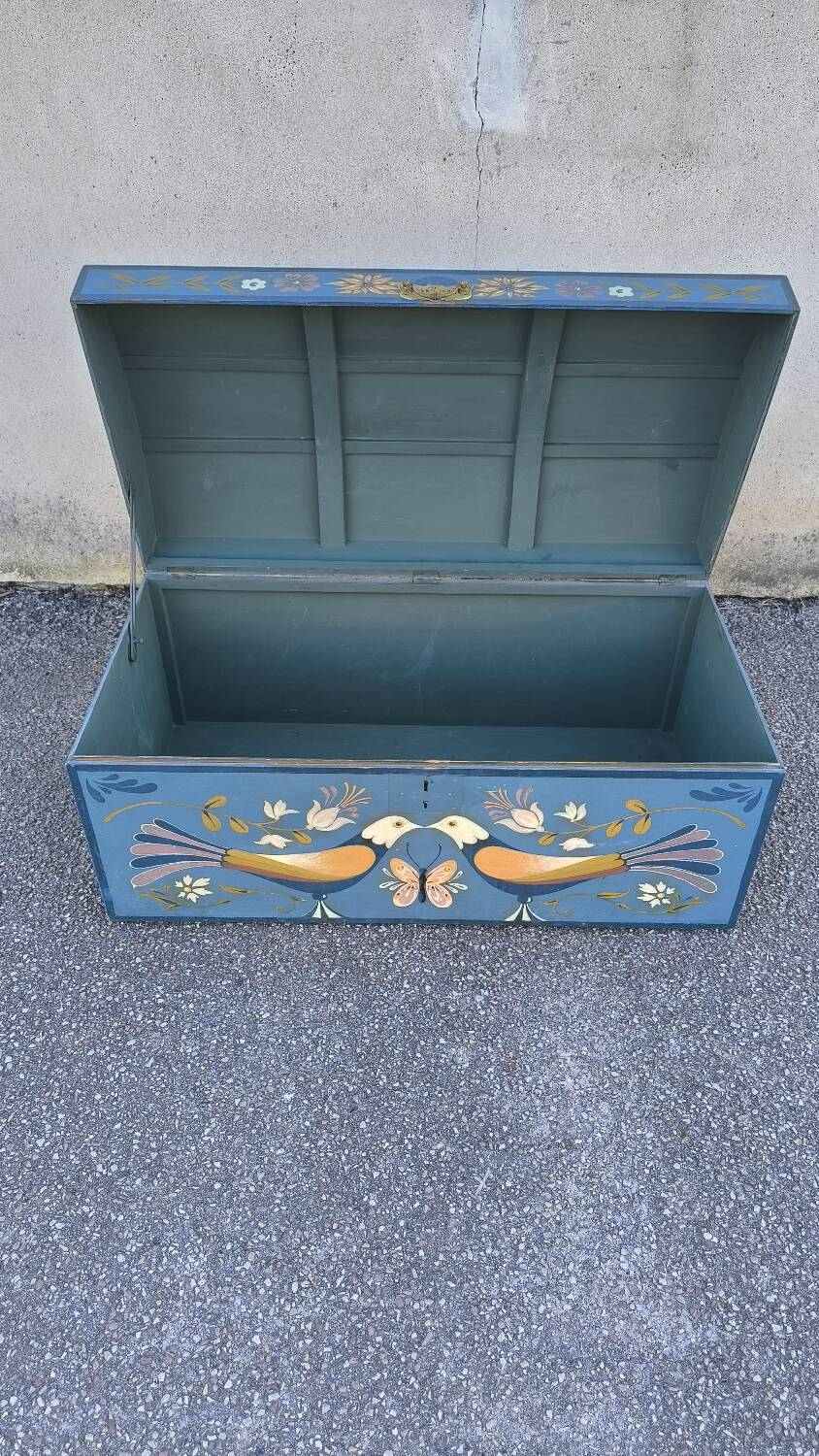 Swedish hand-painted chest 1900
