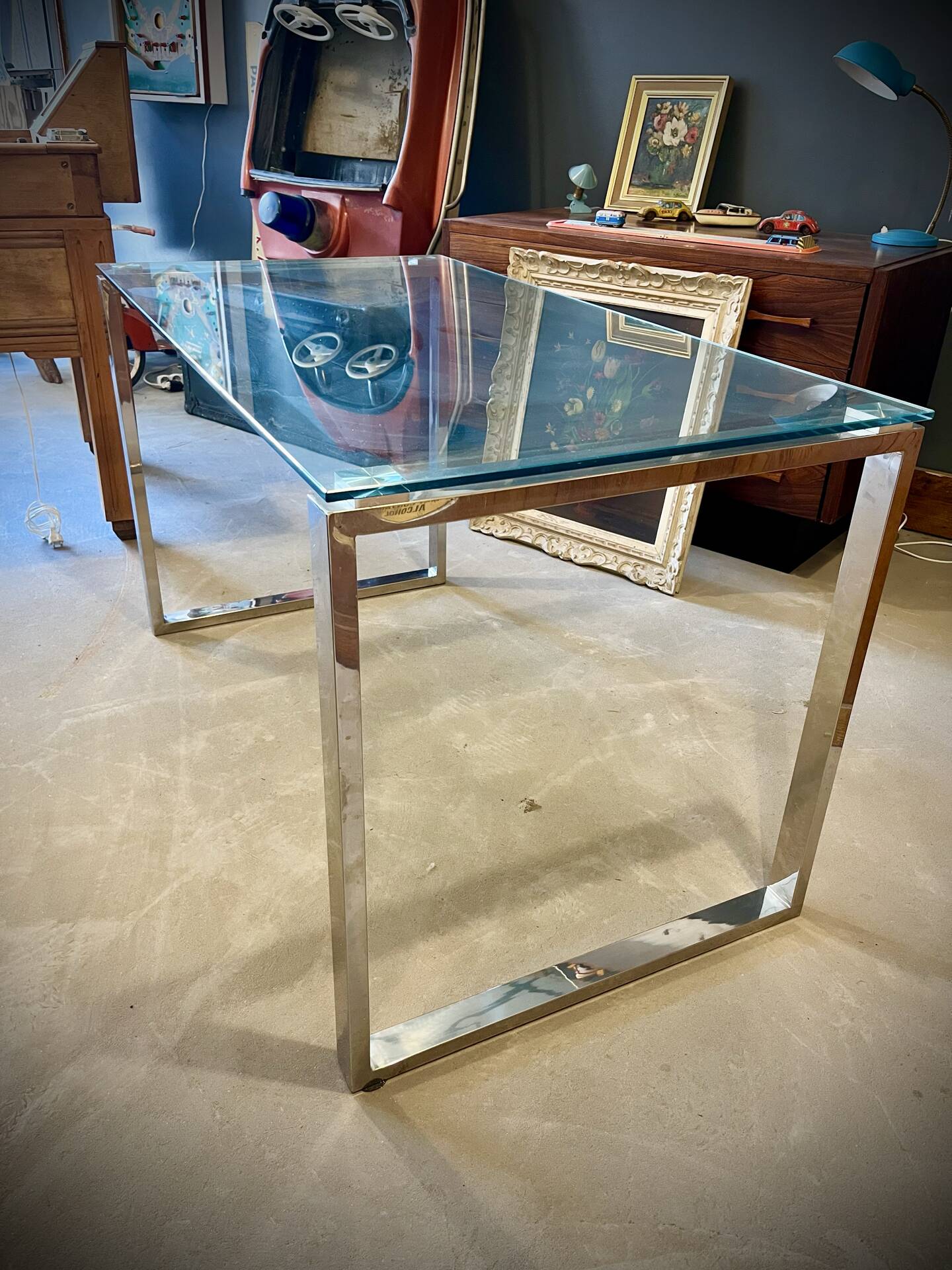 Ancien bureau en verre