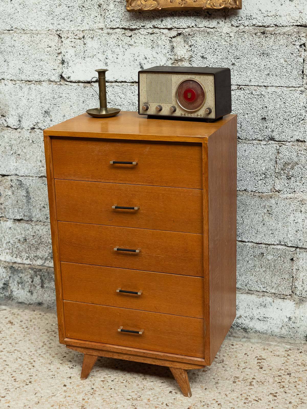 Commode, semainier, chiffonnier vintage de style scandinave