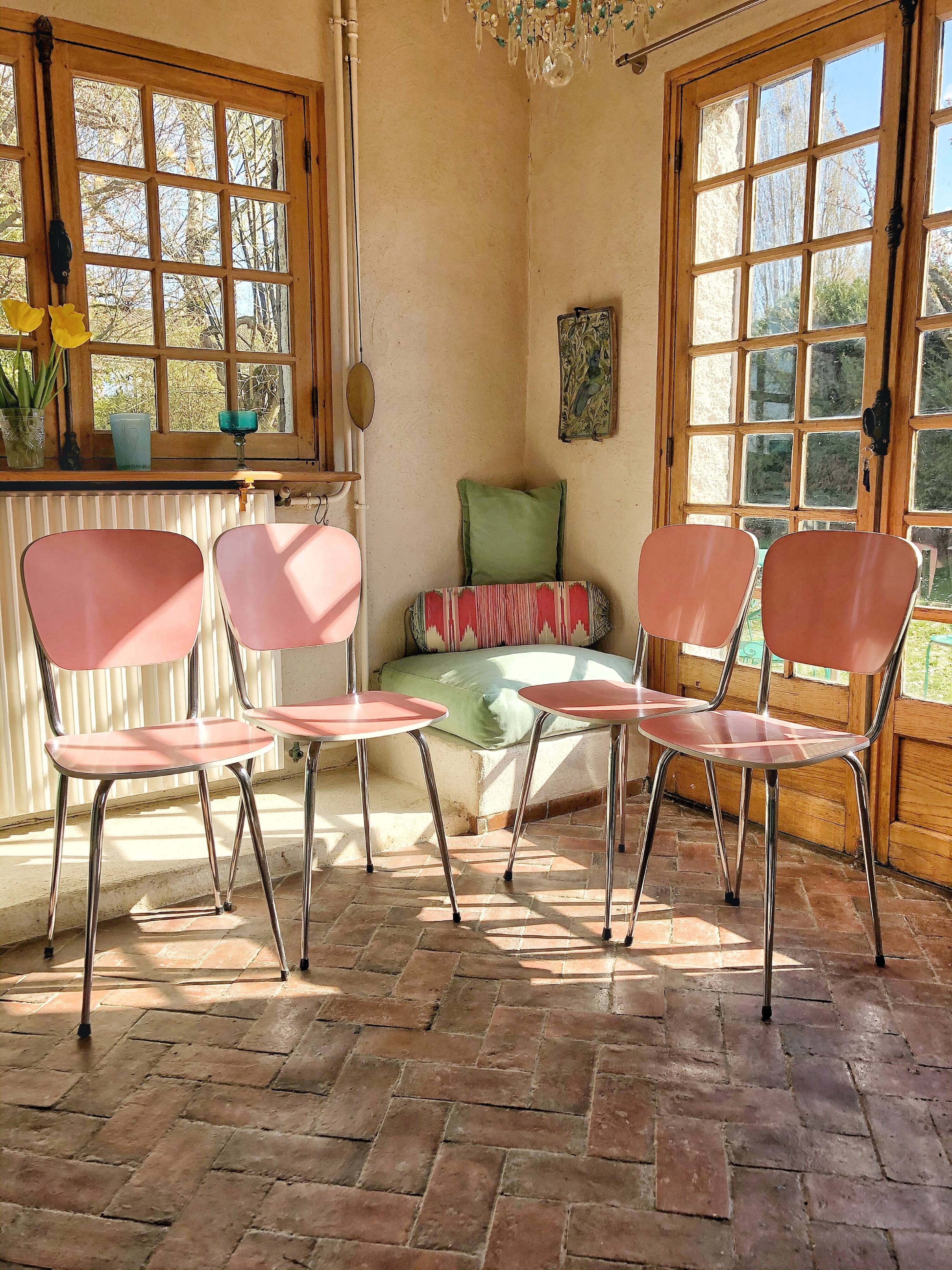 Set of 4 chairs in pink formica